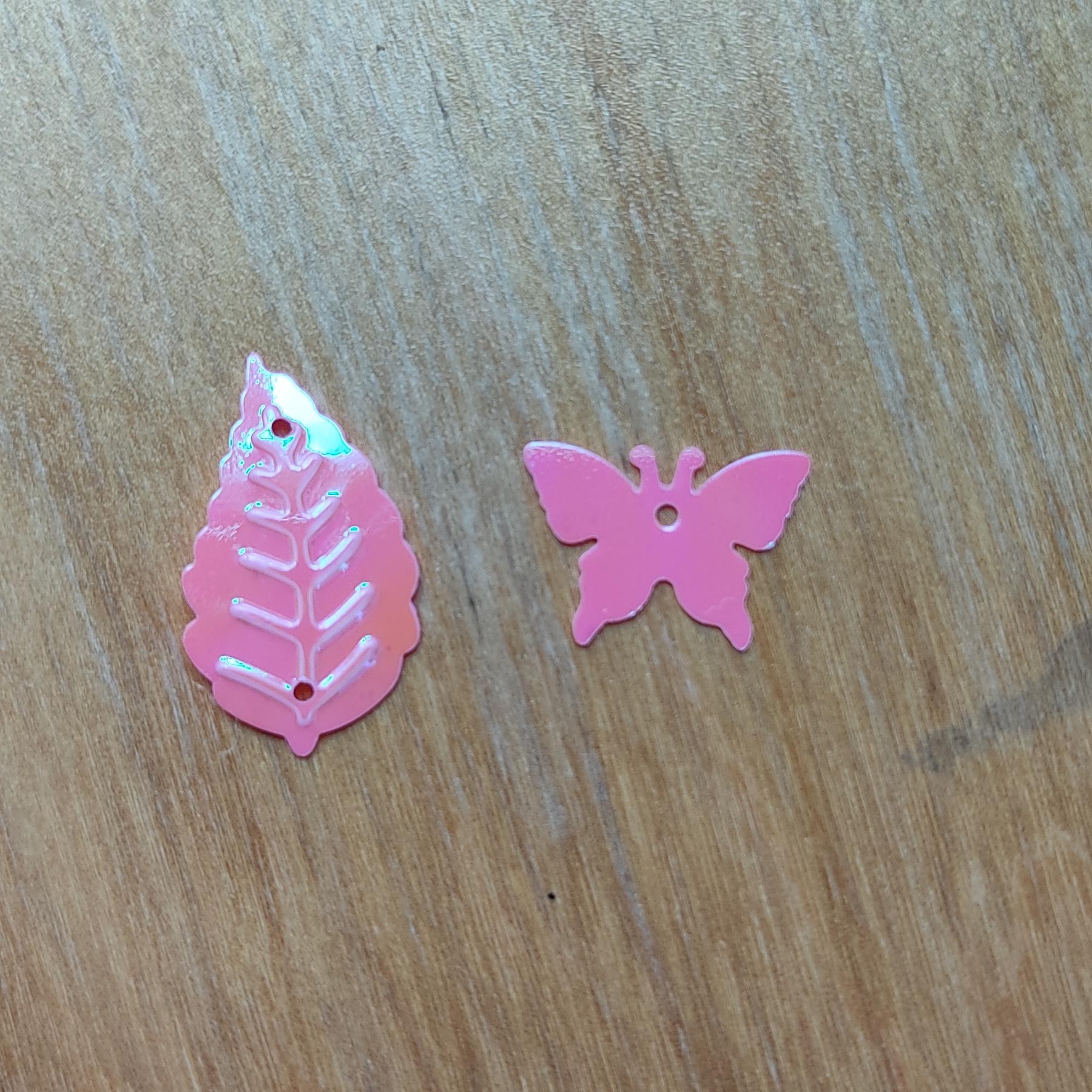 troc de troc jolies confettis roses feuilles et papillons image 0