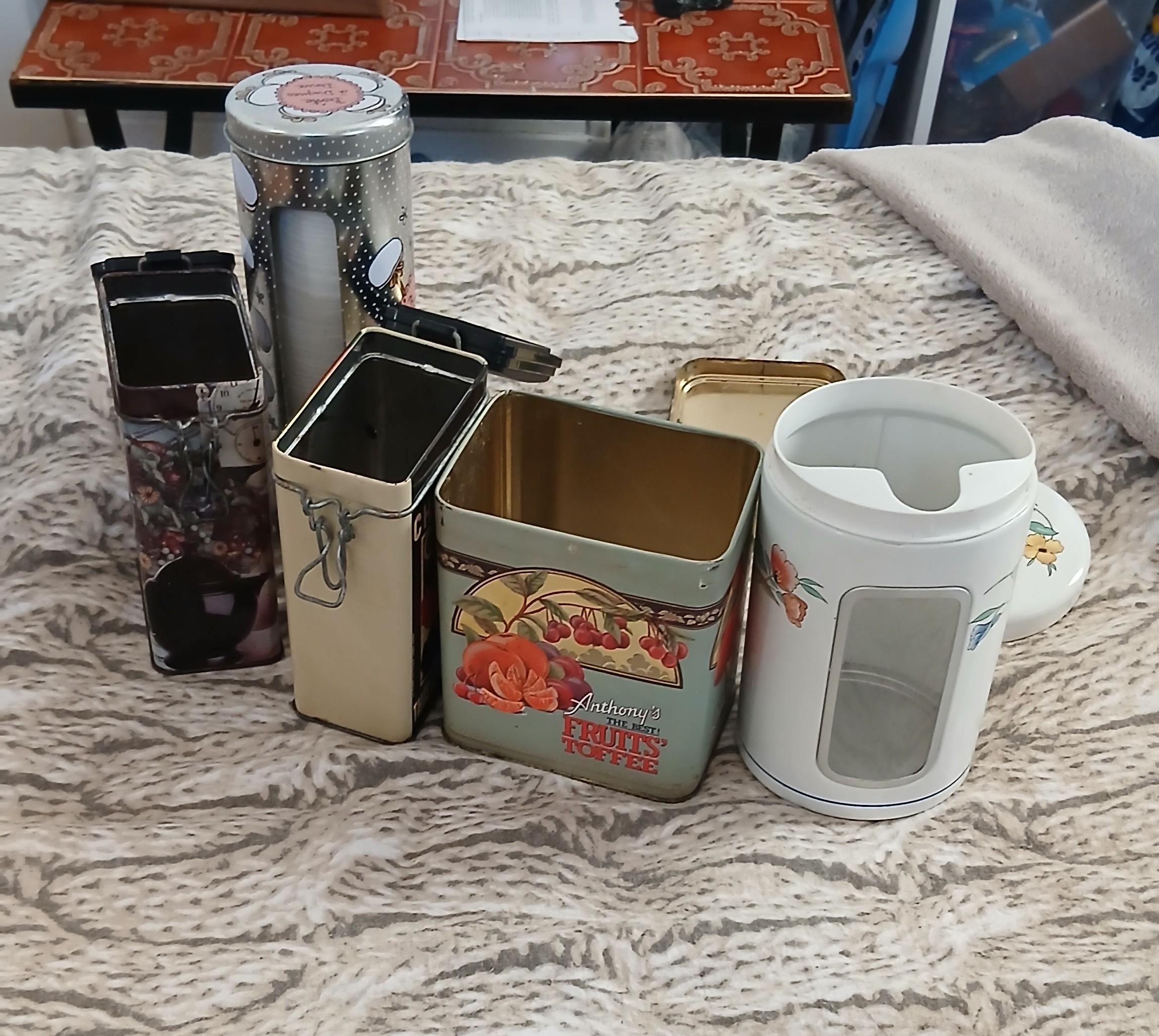 troc de troc lots de boîtes en fer image 1