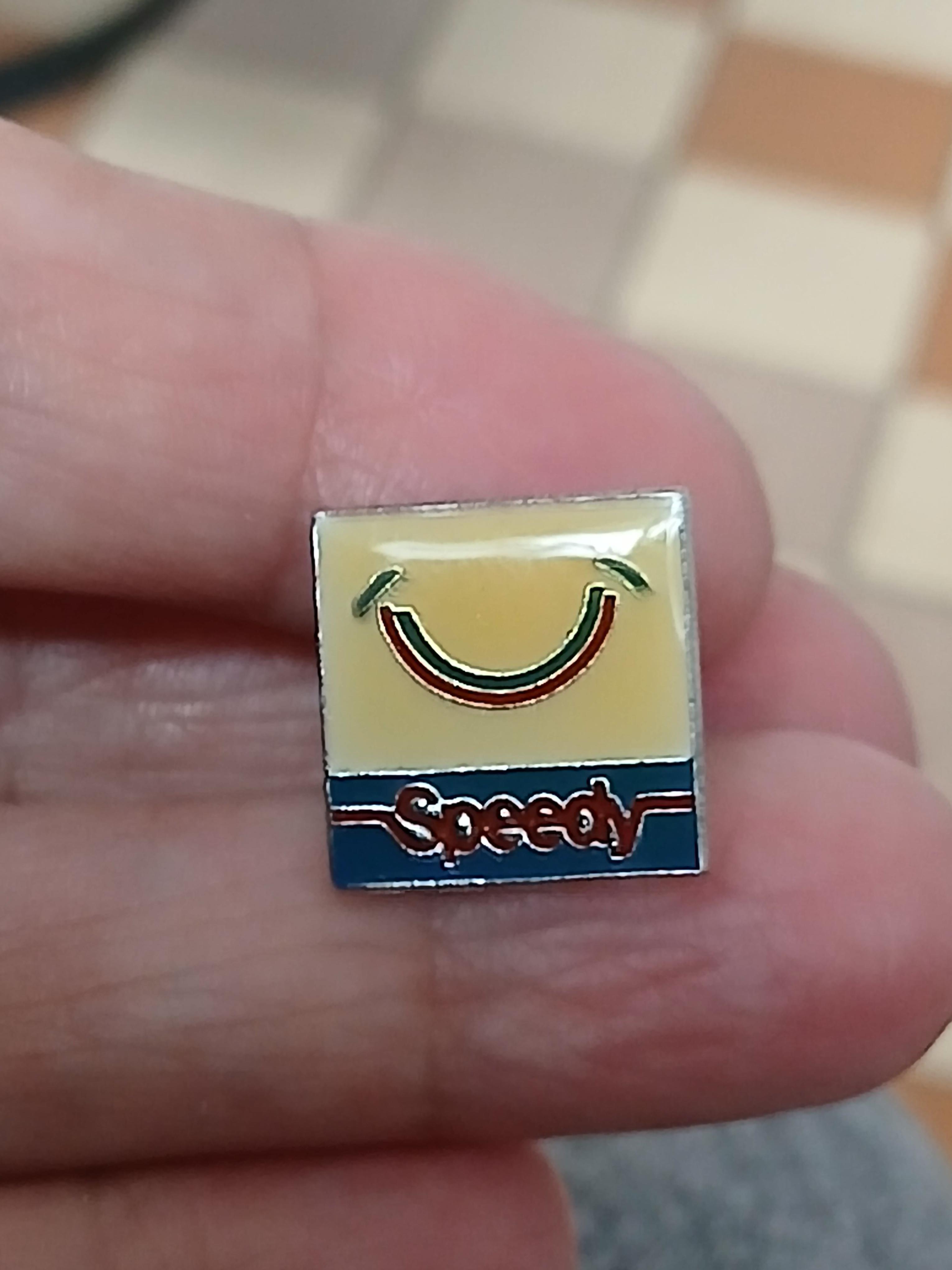 troc de troc reserver sophie  un pins image 0