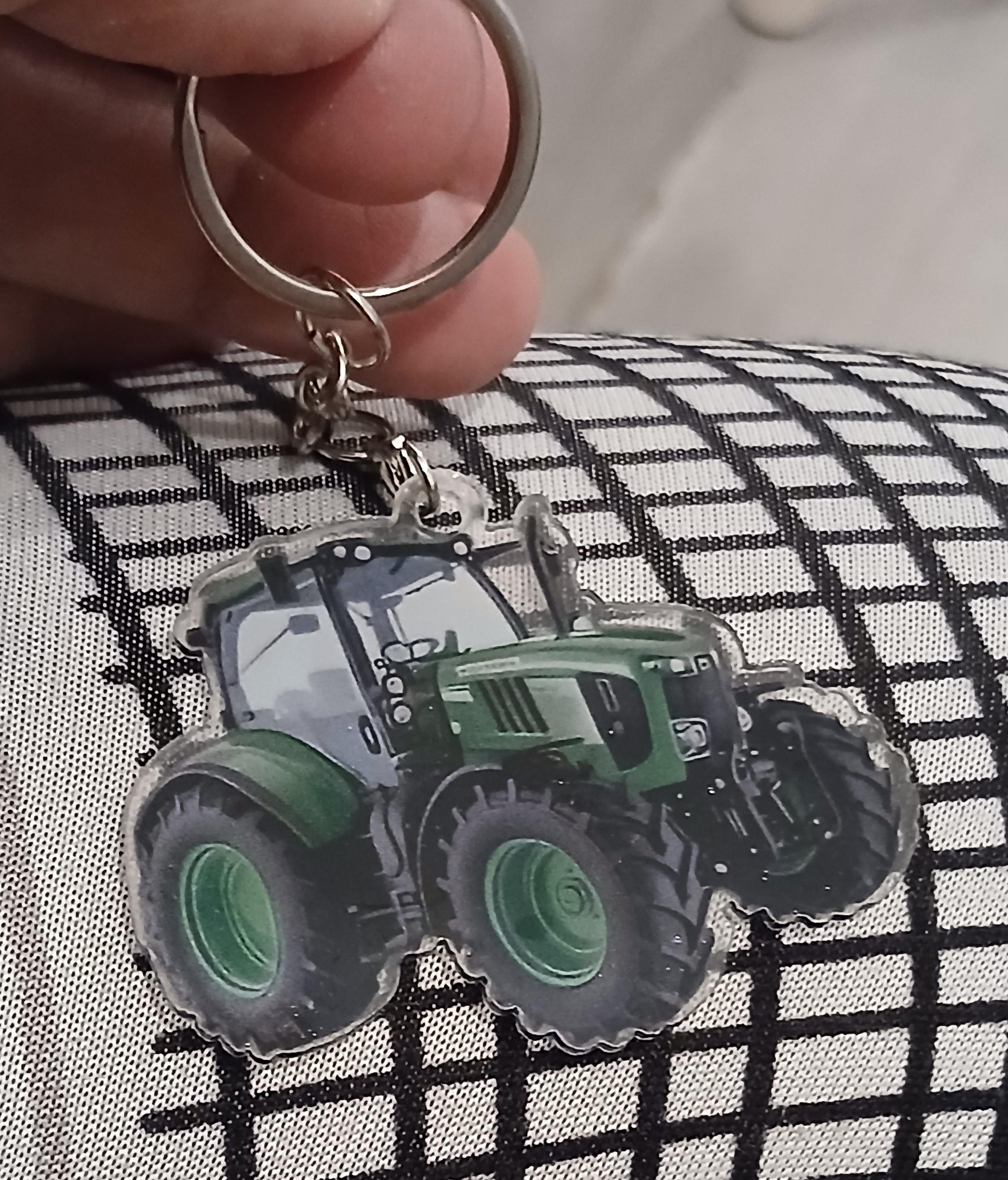 troc de troc reserver divers troc porte clé " tracteur " image 0