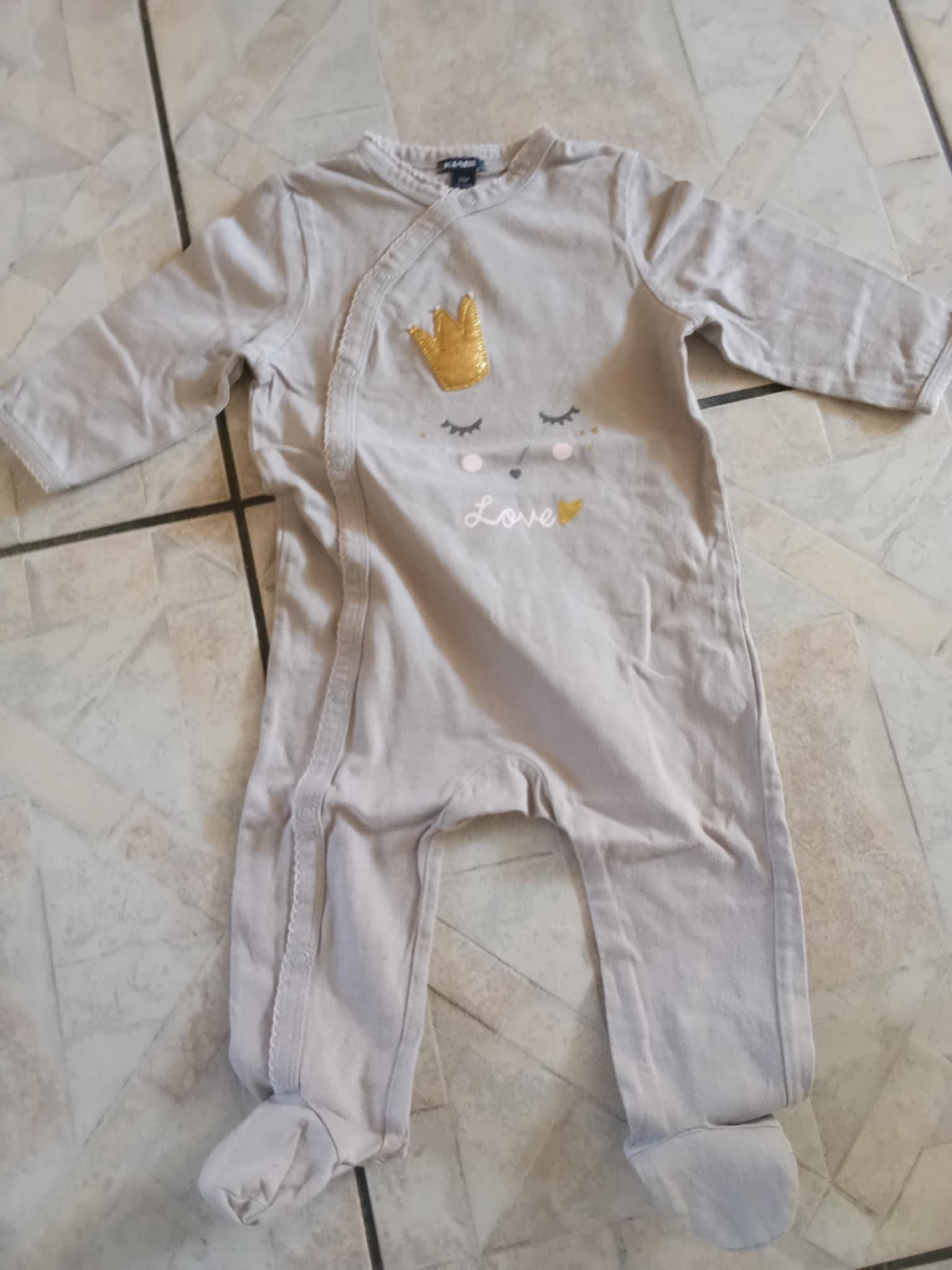 troc de troc pyjama neuf  kiabi  1 an  love image 1