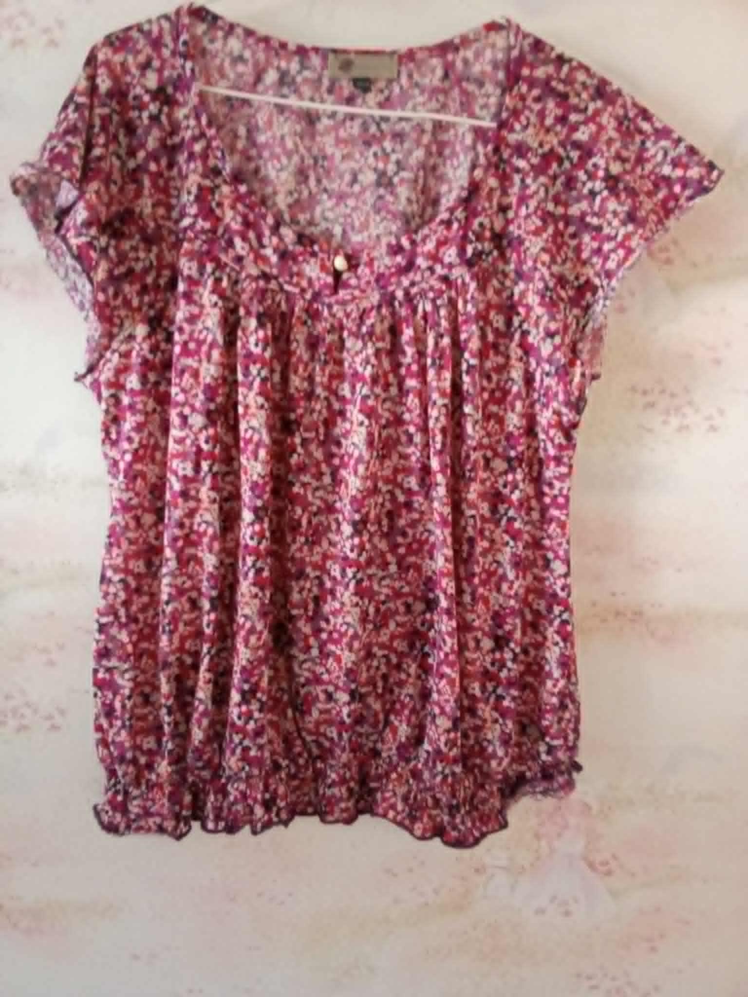 troc de troc haut rose petite fleur  marque woman  taille 46/480 image 0