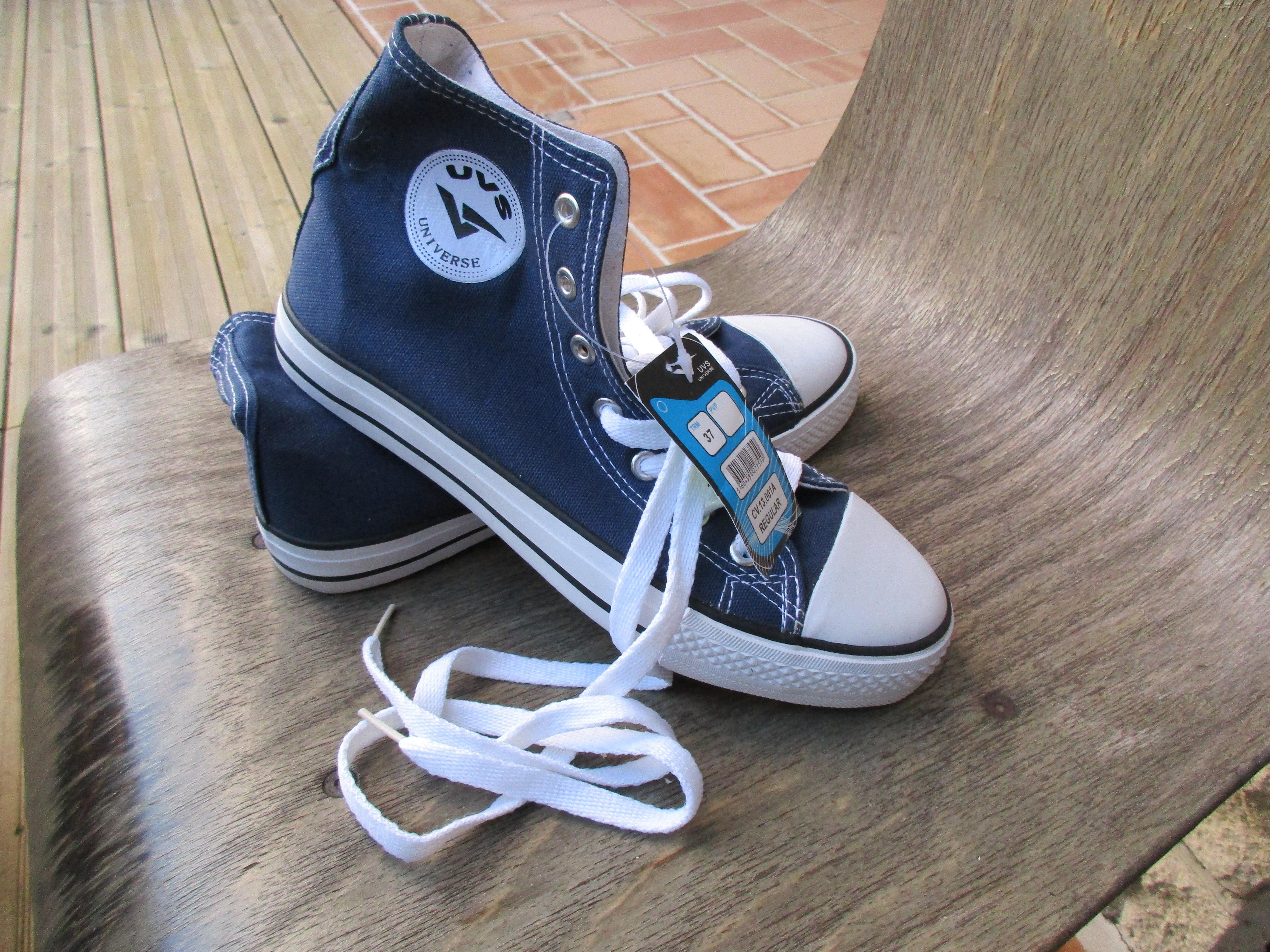 troc de troc baskets toile neuves image 0