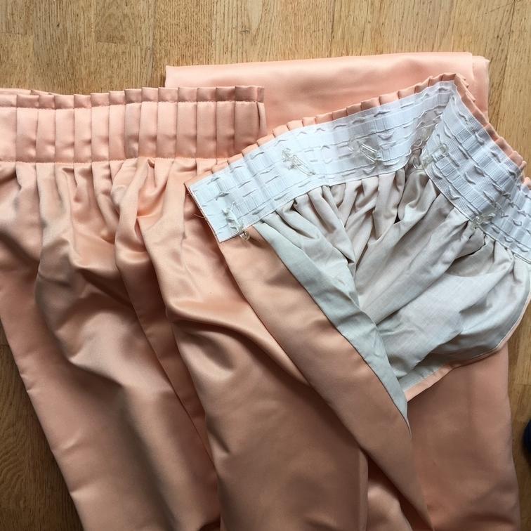 troc de troc pan de rideau couleur abricot (couloir, placard, porte) image 0