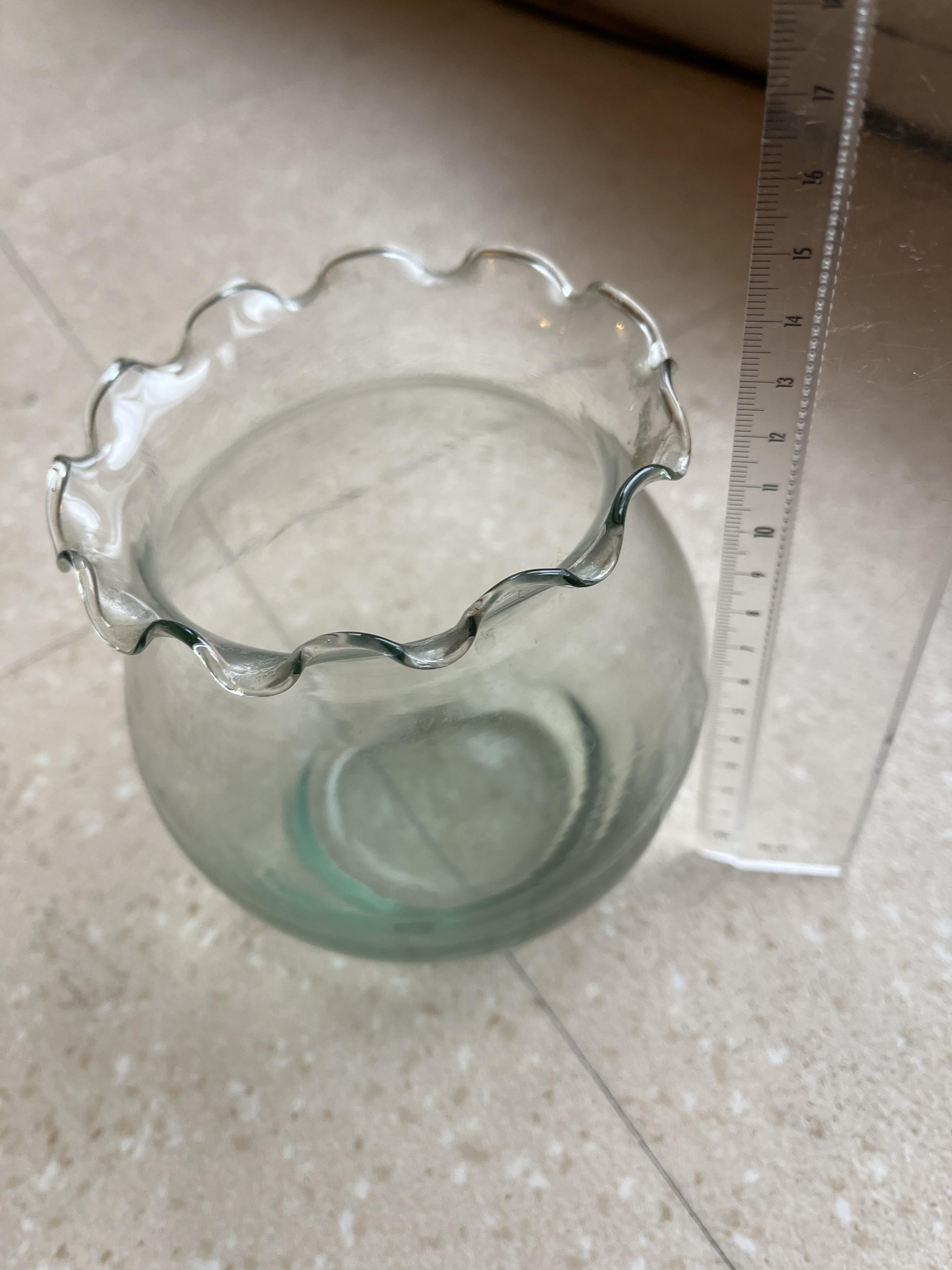 troc de troc petit vase en verre image 0