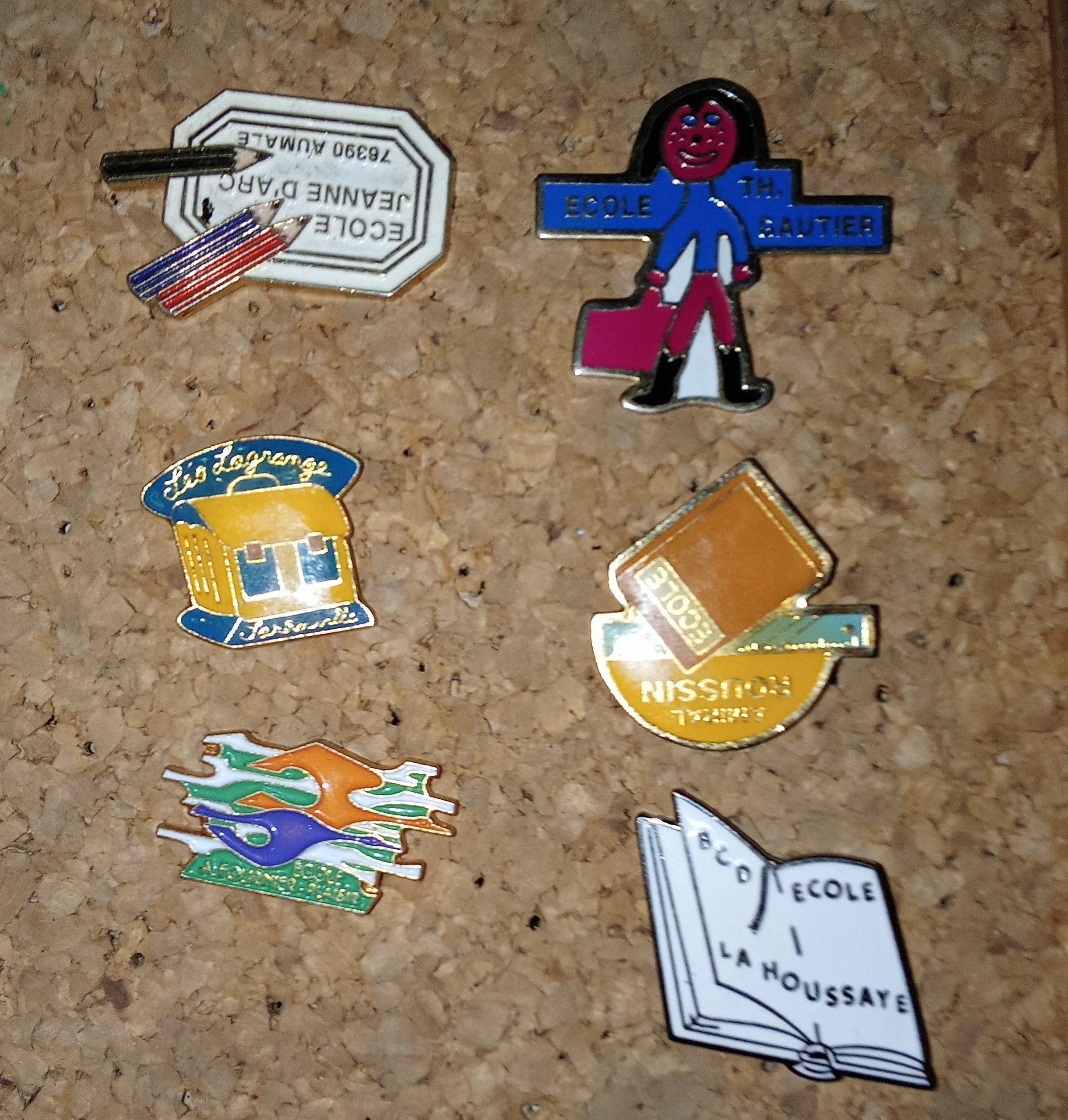 troc de troc lot pin's ecole sans attache image 0
