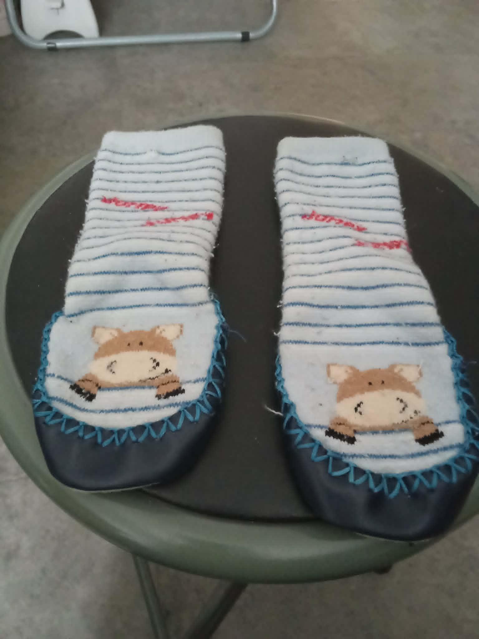 troc de troc chaussette  souliers  1 an bleu  avec nounours dessus image 0