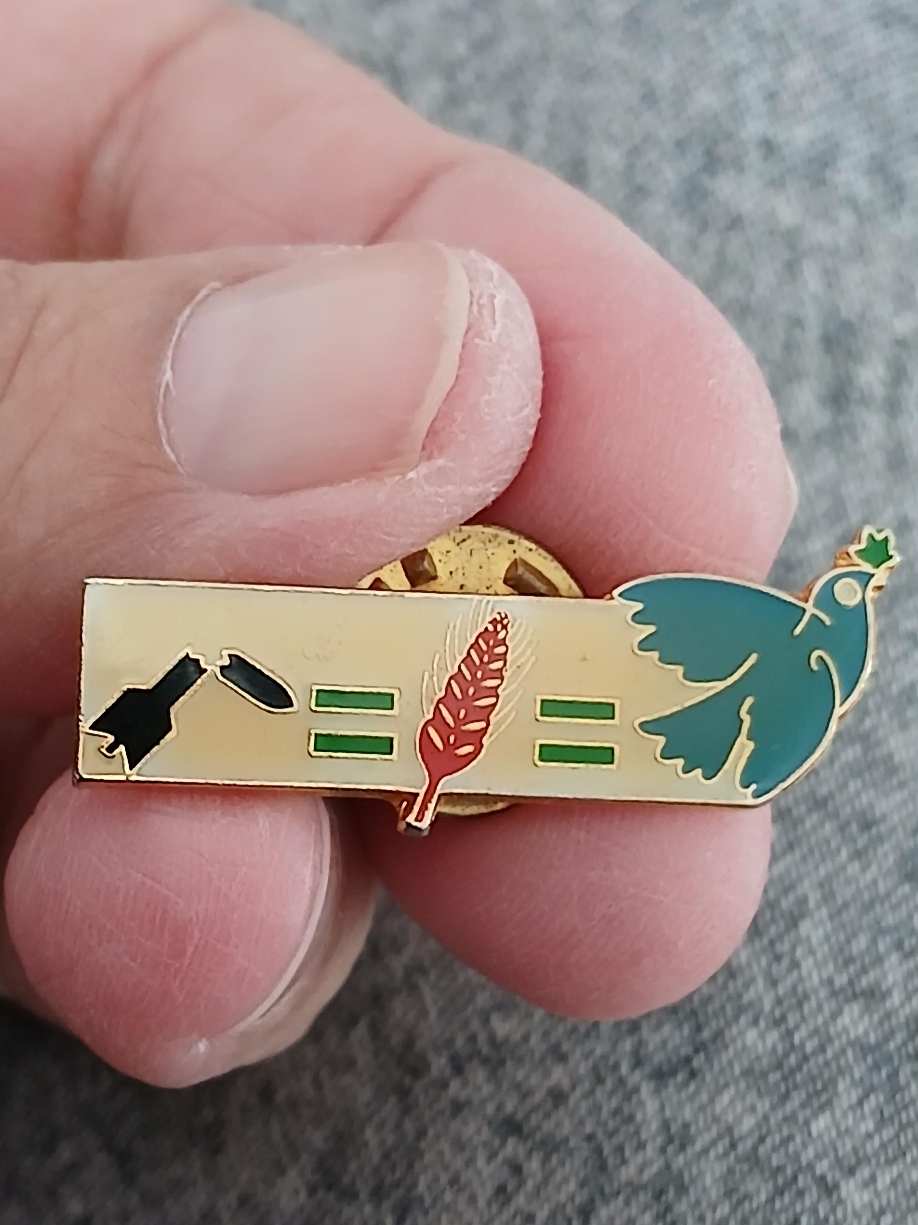 troc de troc reserver. gigi un pins image 1
