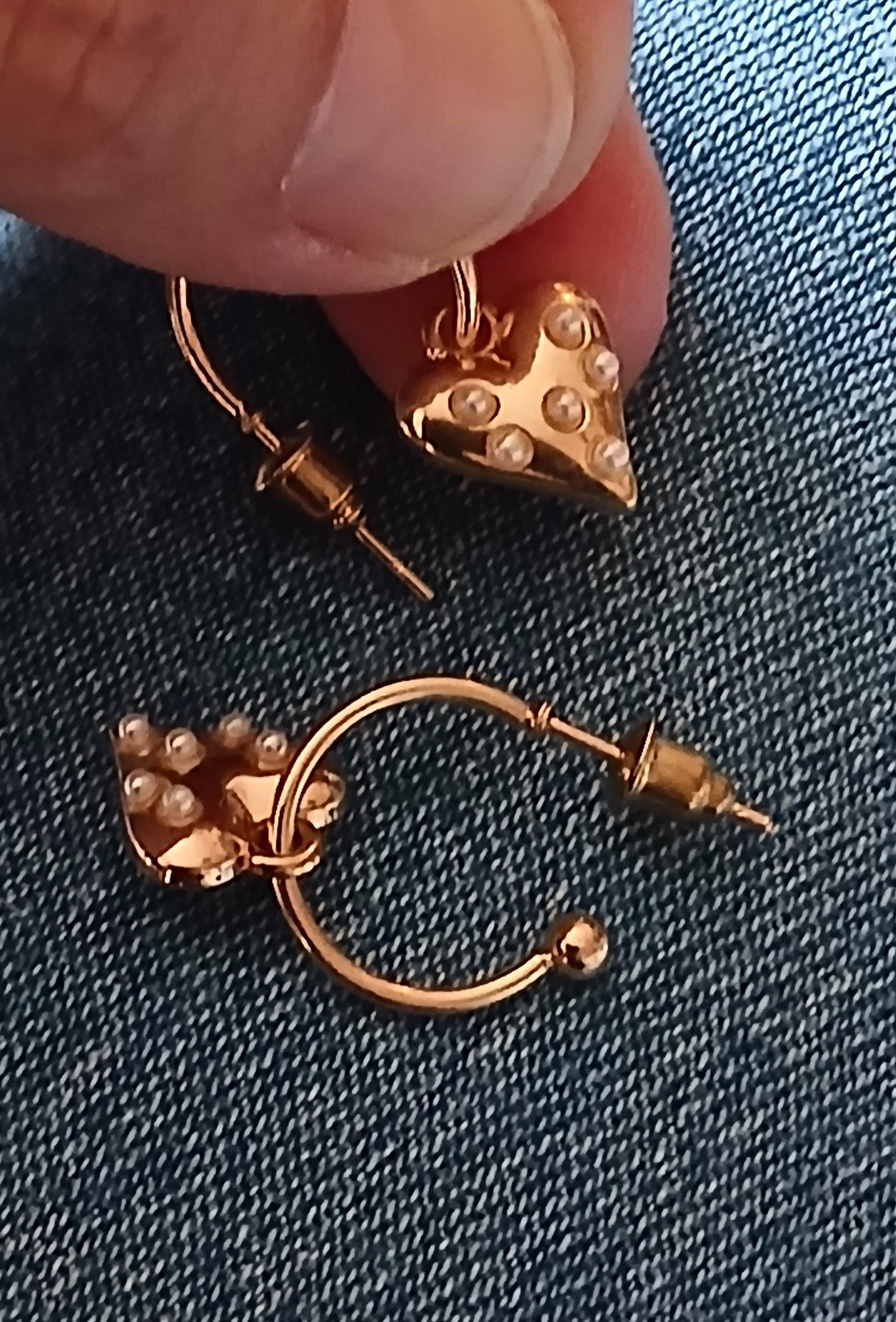 troc de troc une boucle d oreille image 1