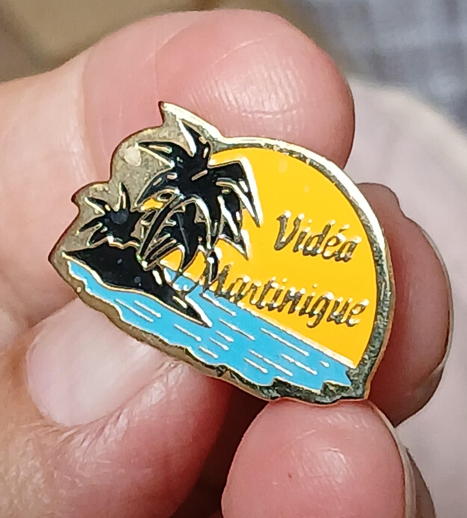 troc de troc reserver. un pins ' video martinique ' image 1