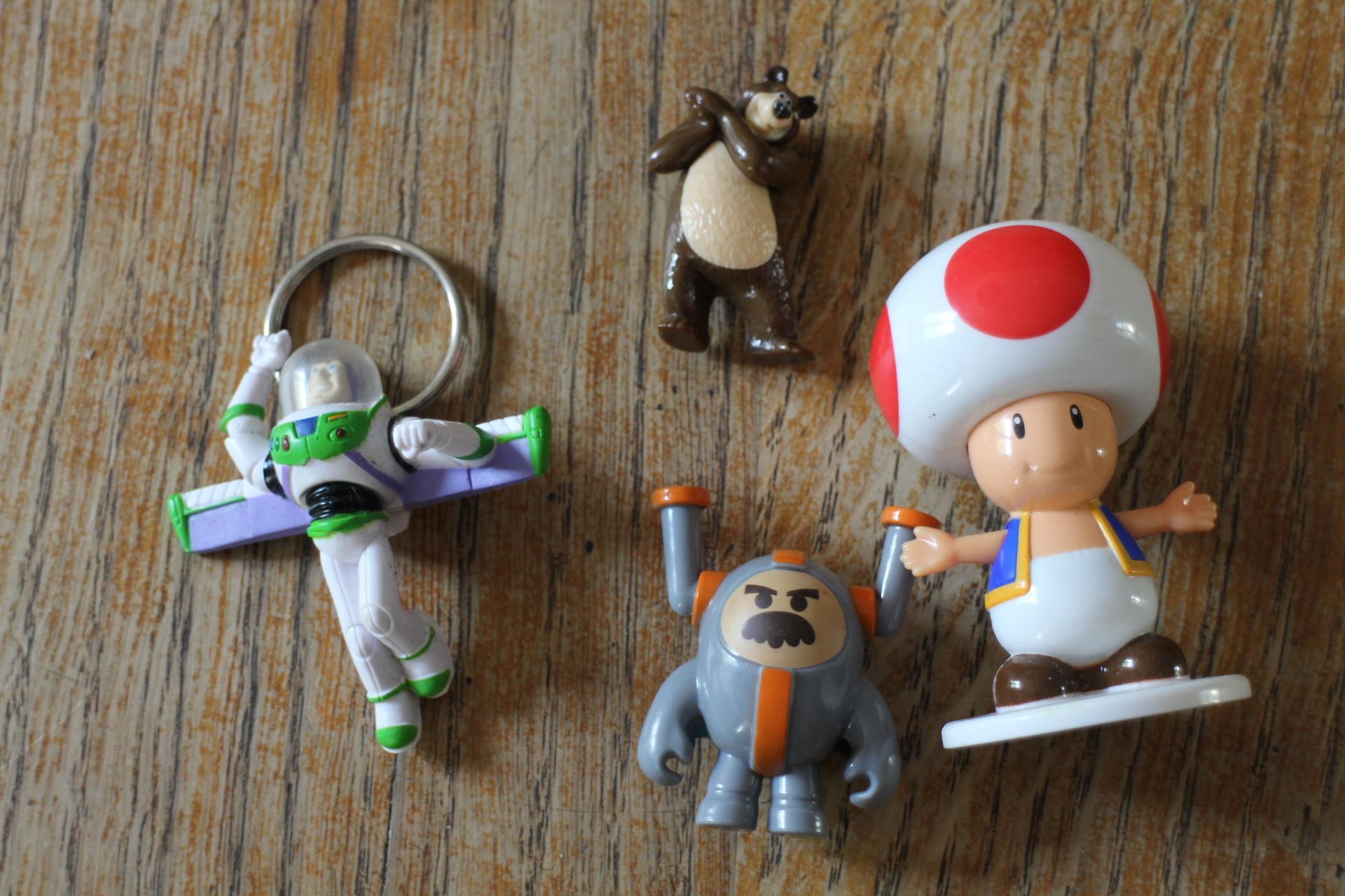 troc de troc 4 jouets. image 2