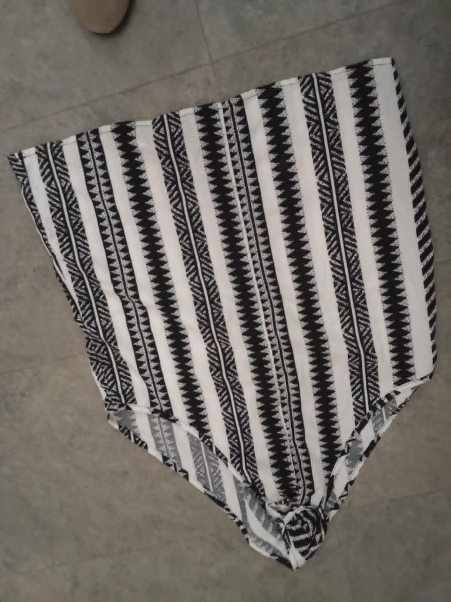troc de troc tunique noir et blanc taille 40/42 bon etat image 1
