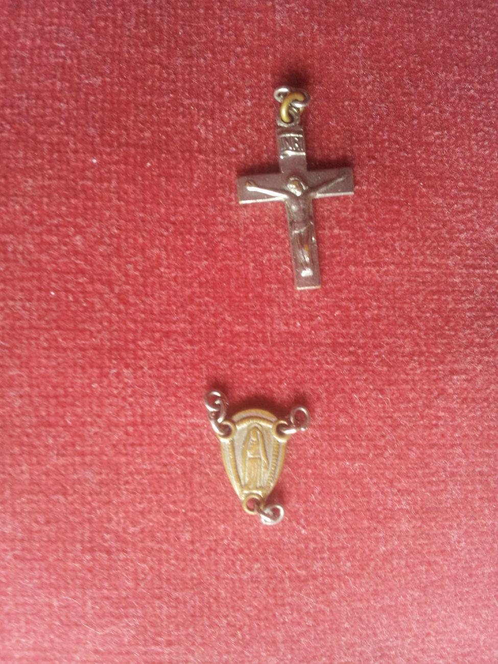 troc de troc croix et médaille religieuses anciennes image 1