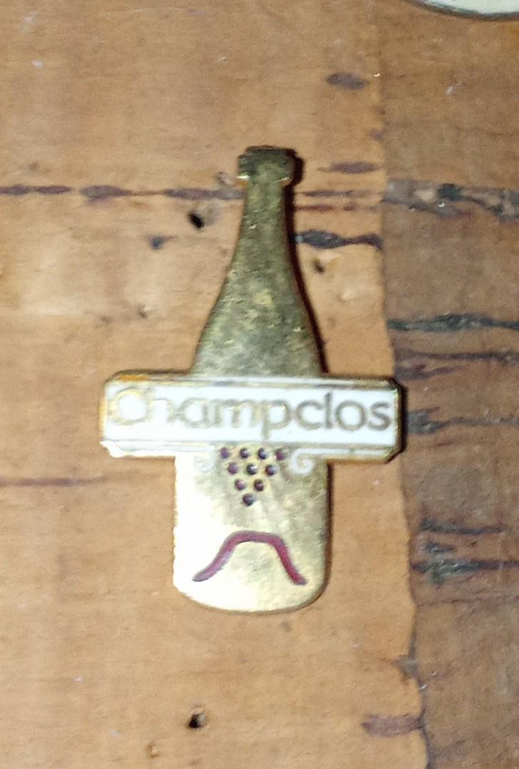 troc de troc pin's champagne avec attache réserver ventura image 0