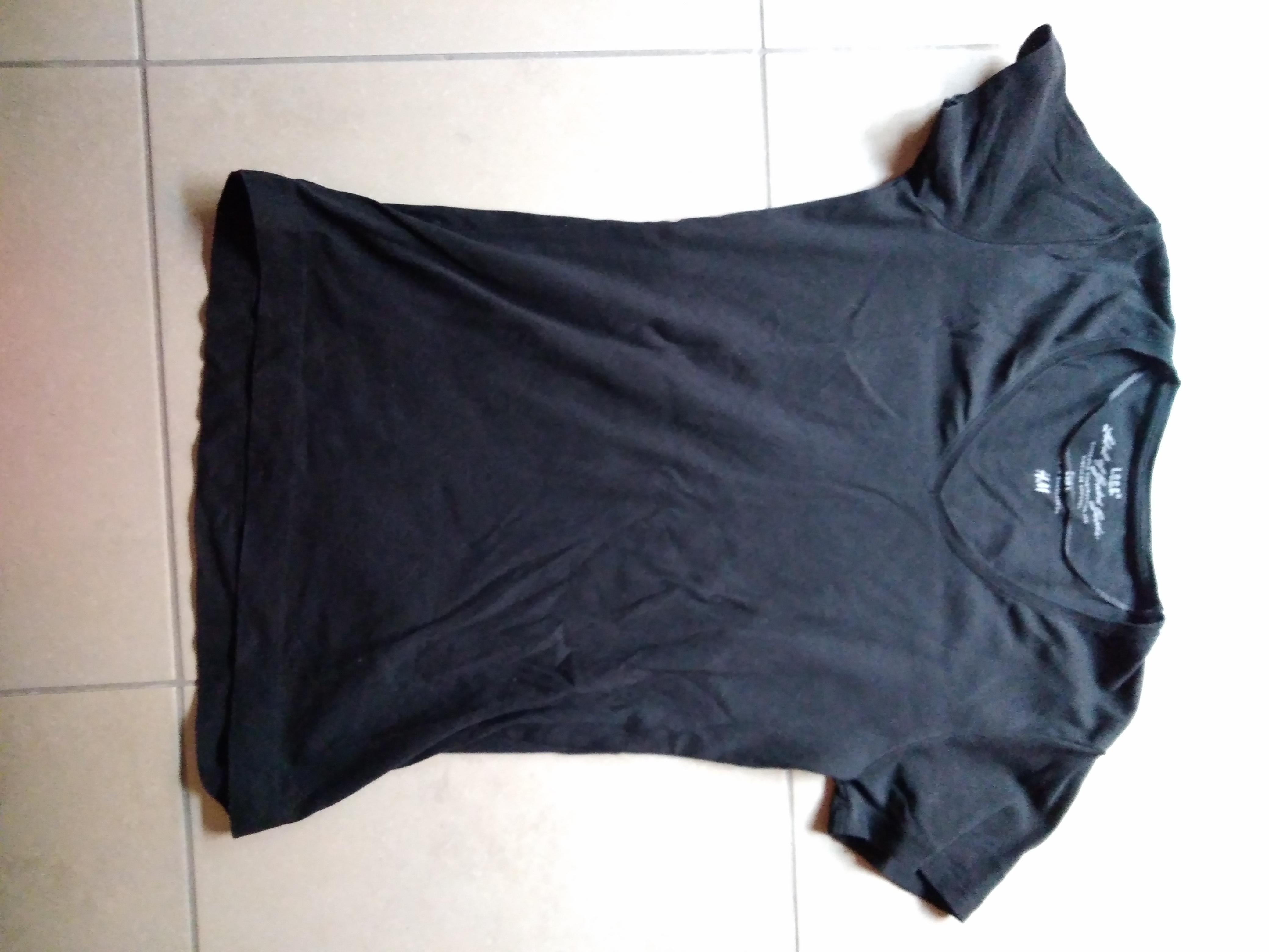 troc de troc résa garance / t-shirt noir h&m taille l image 0