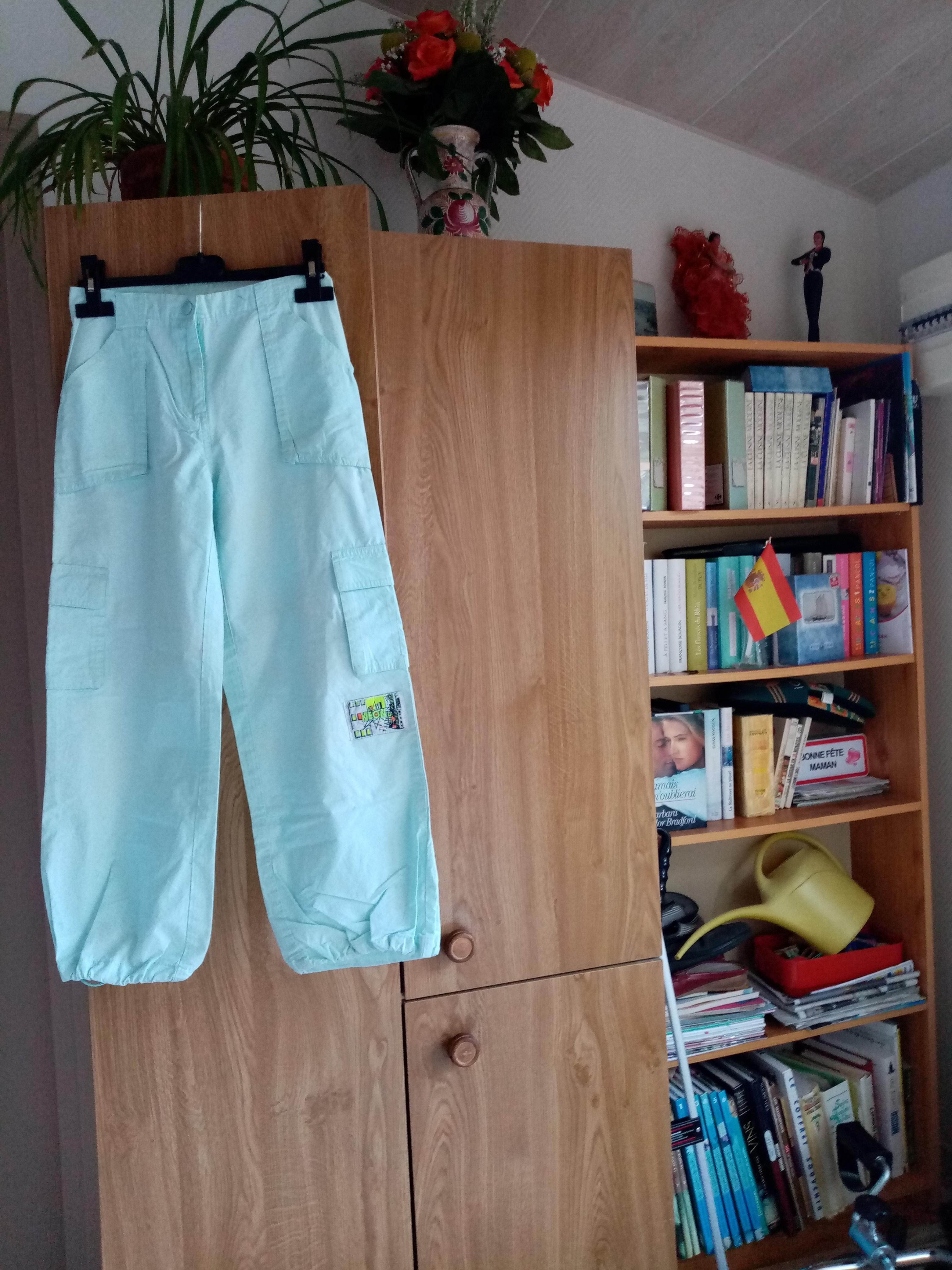 troc de troc pantalon en toile  vert clair  10 ans  5  noisettes image 0