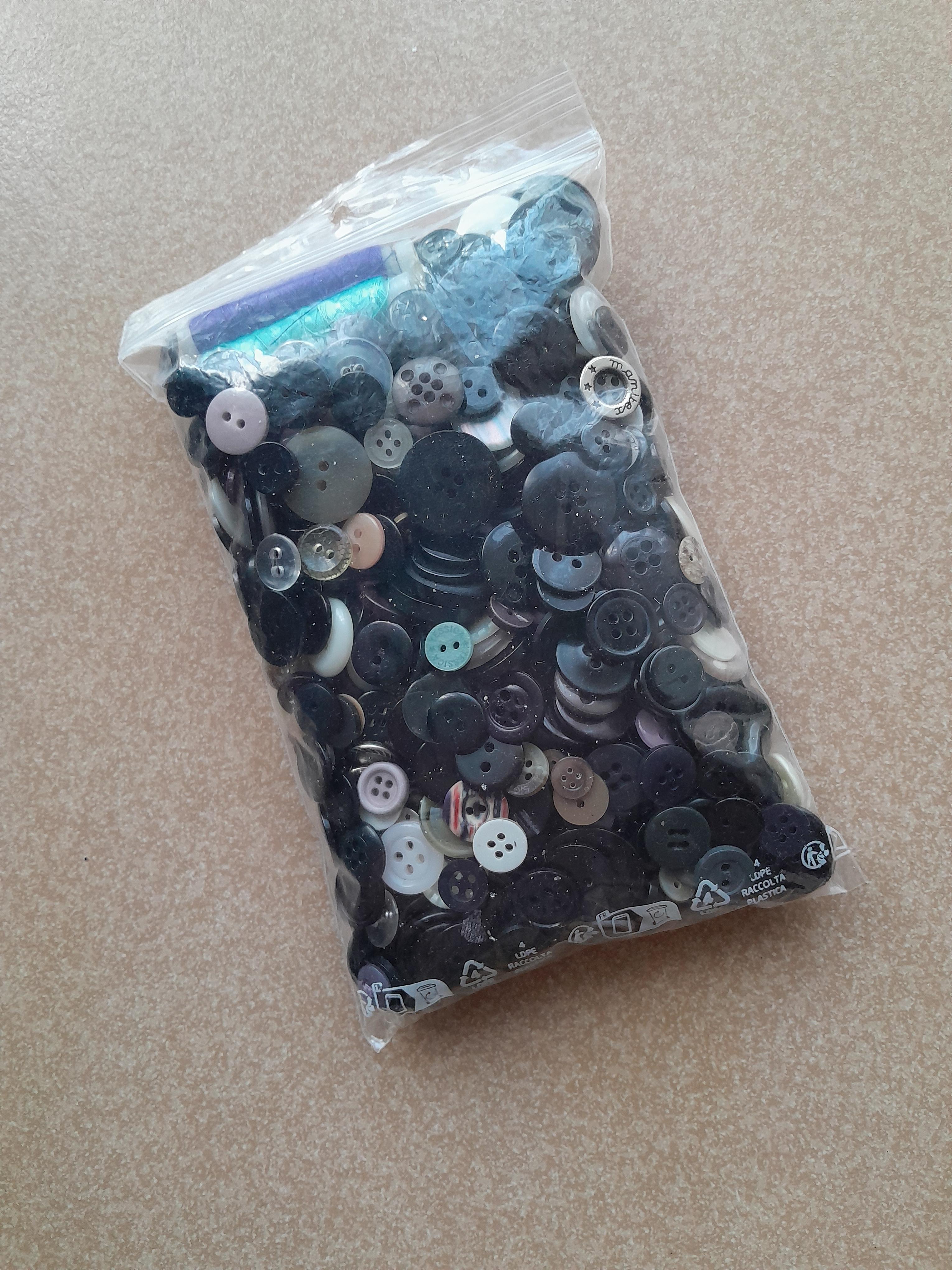 troc de troc réservée boutons couture image 1