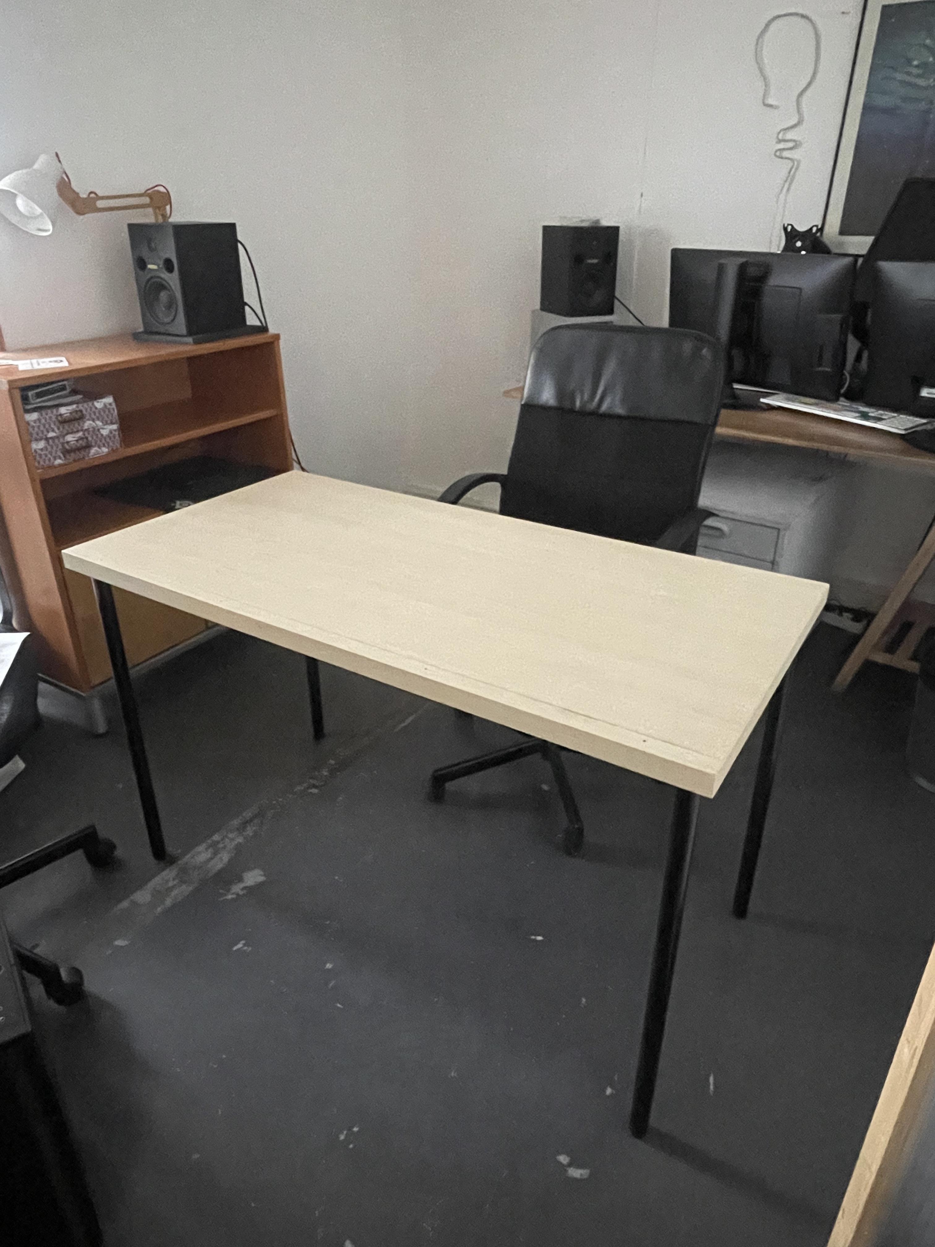 troc de troc bureau en contreplaquÉ image 0