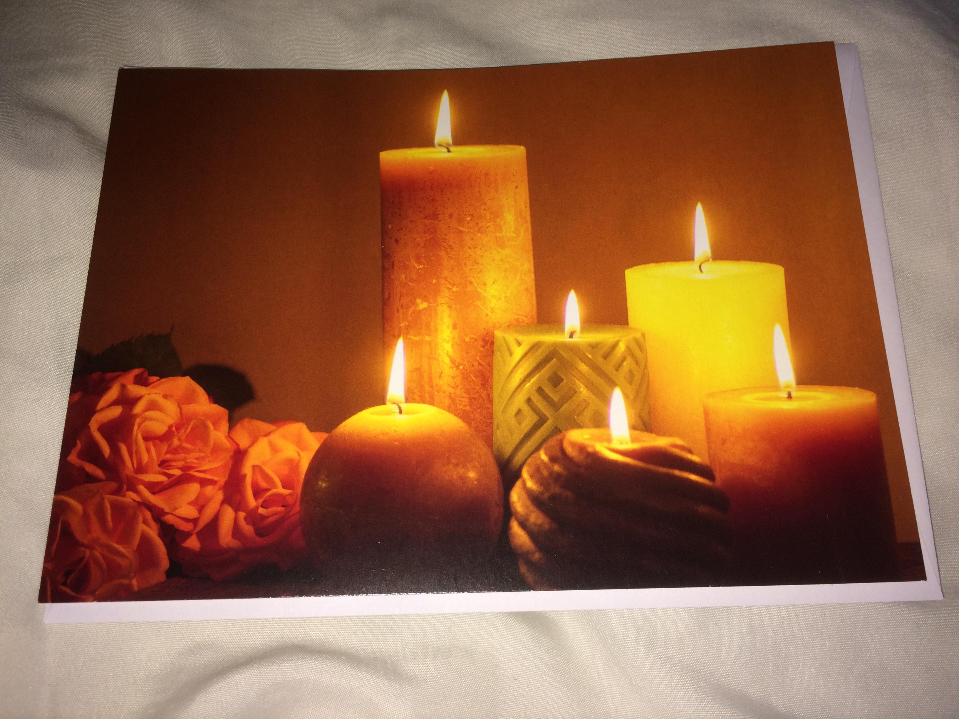 troc de troc grande carte bougies allumées & fleurs & son enveloppe blanche image 0
