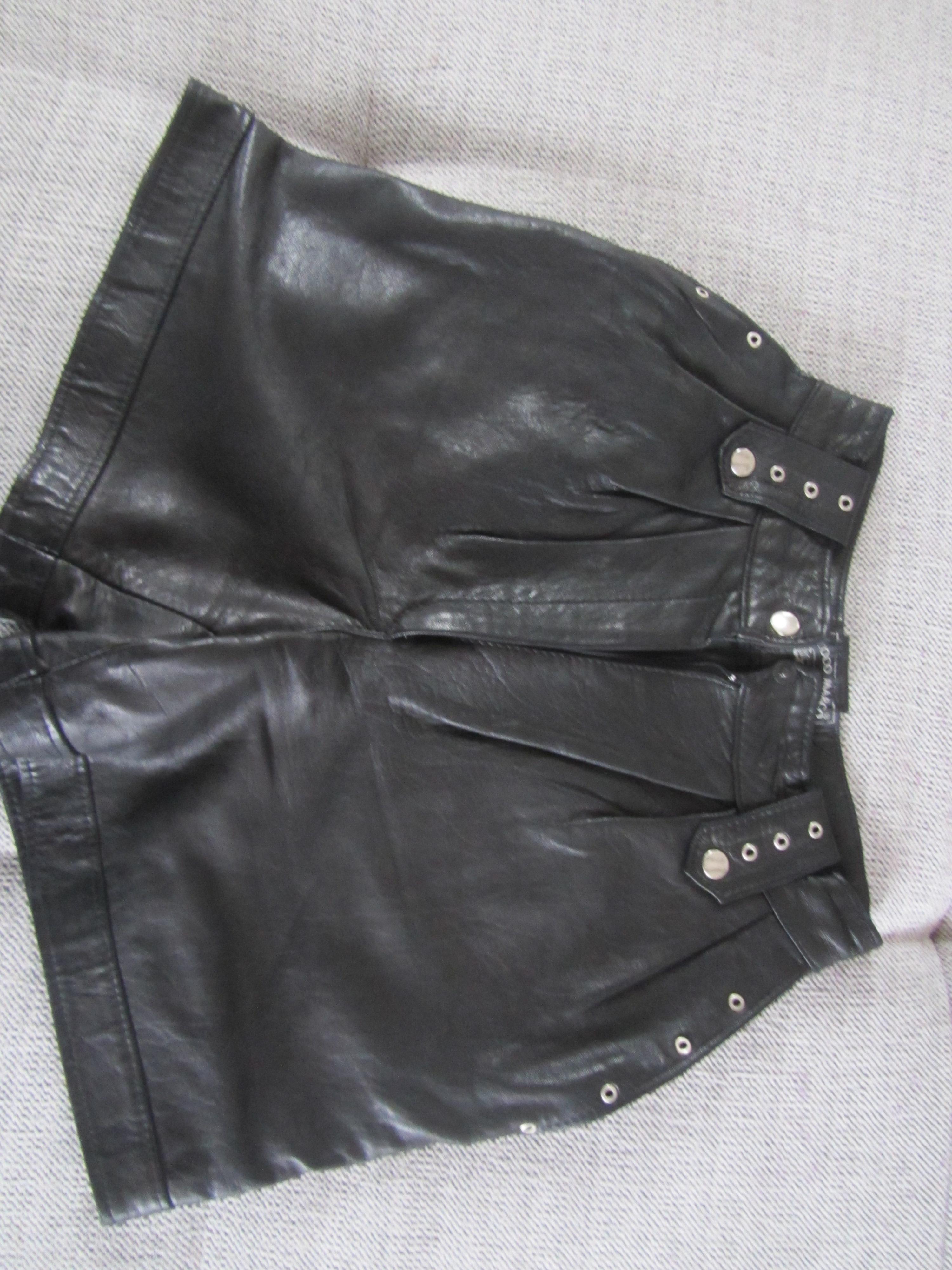 troc de troc short en cuir noir image 2