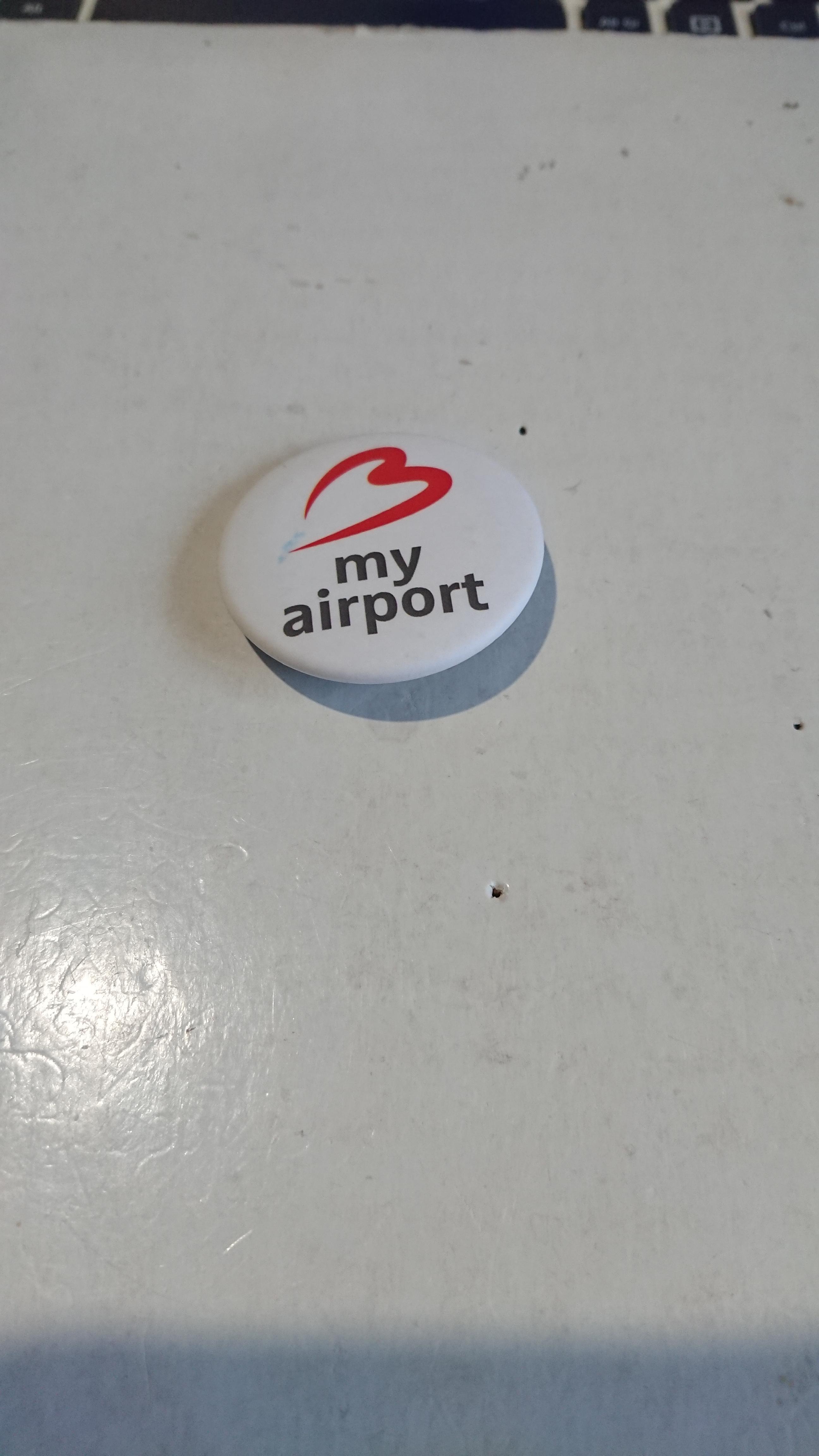 troc de troc badge b my airport image 0
