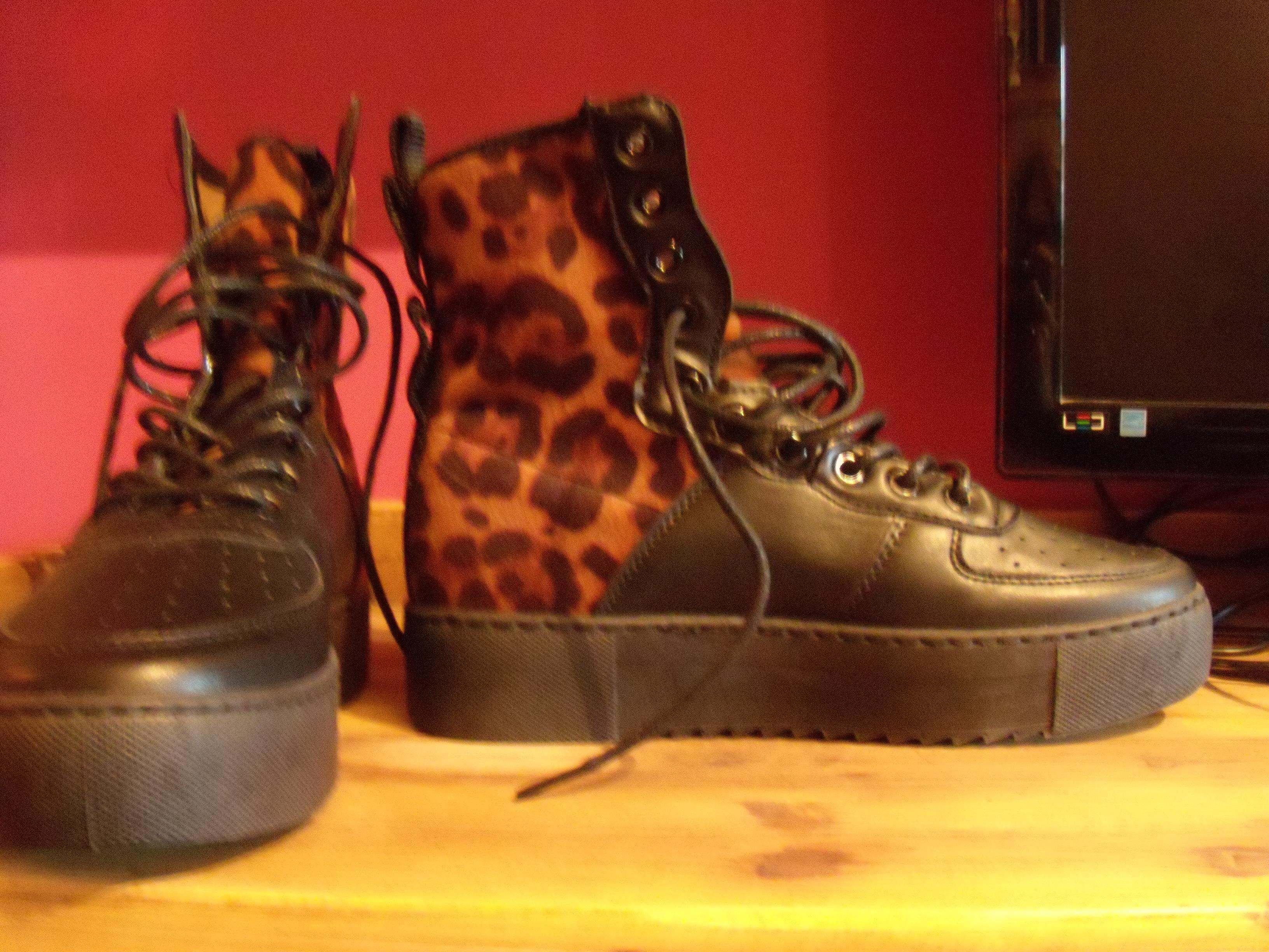 troc de troc bottines à lacets neuves jamais portées p.39 image 0