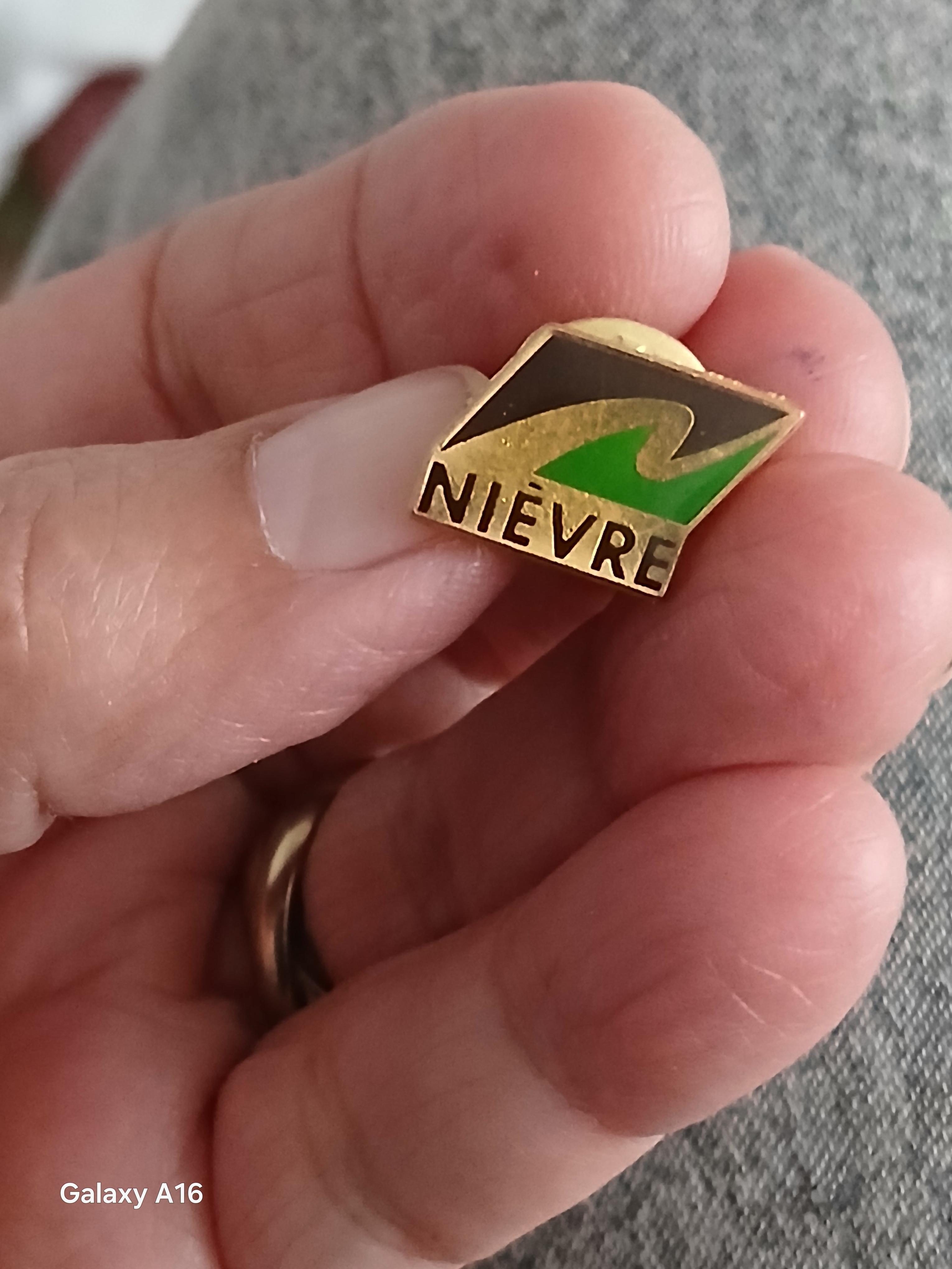troc de troc un pins image 1