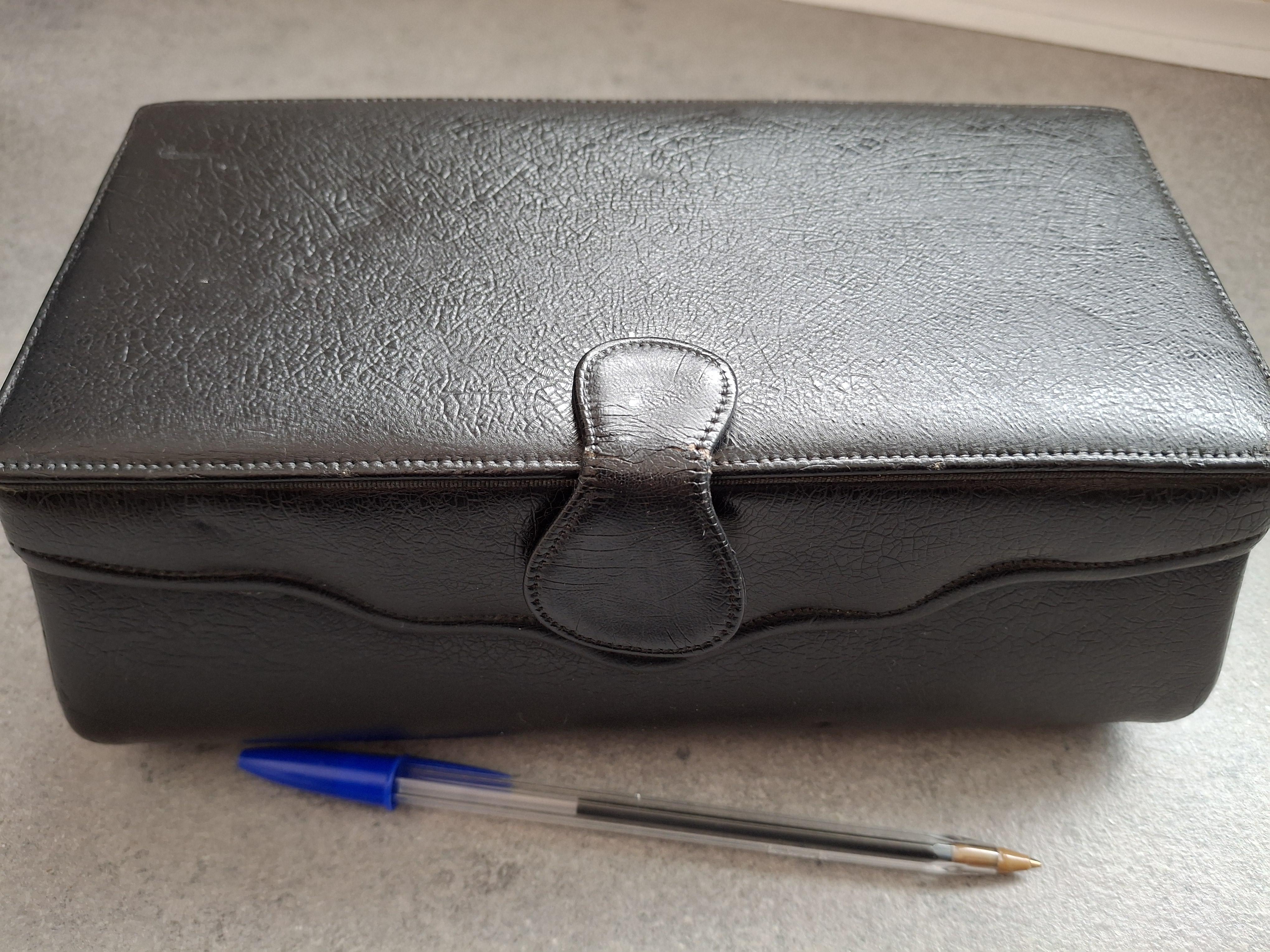 troc de troc coffret simili noir image 0