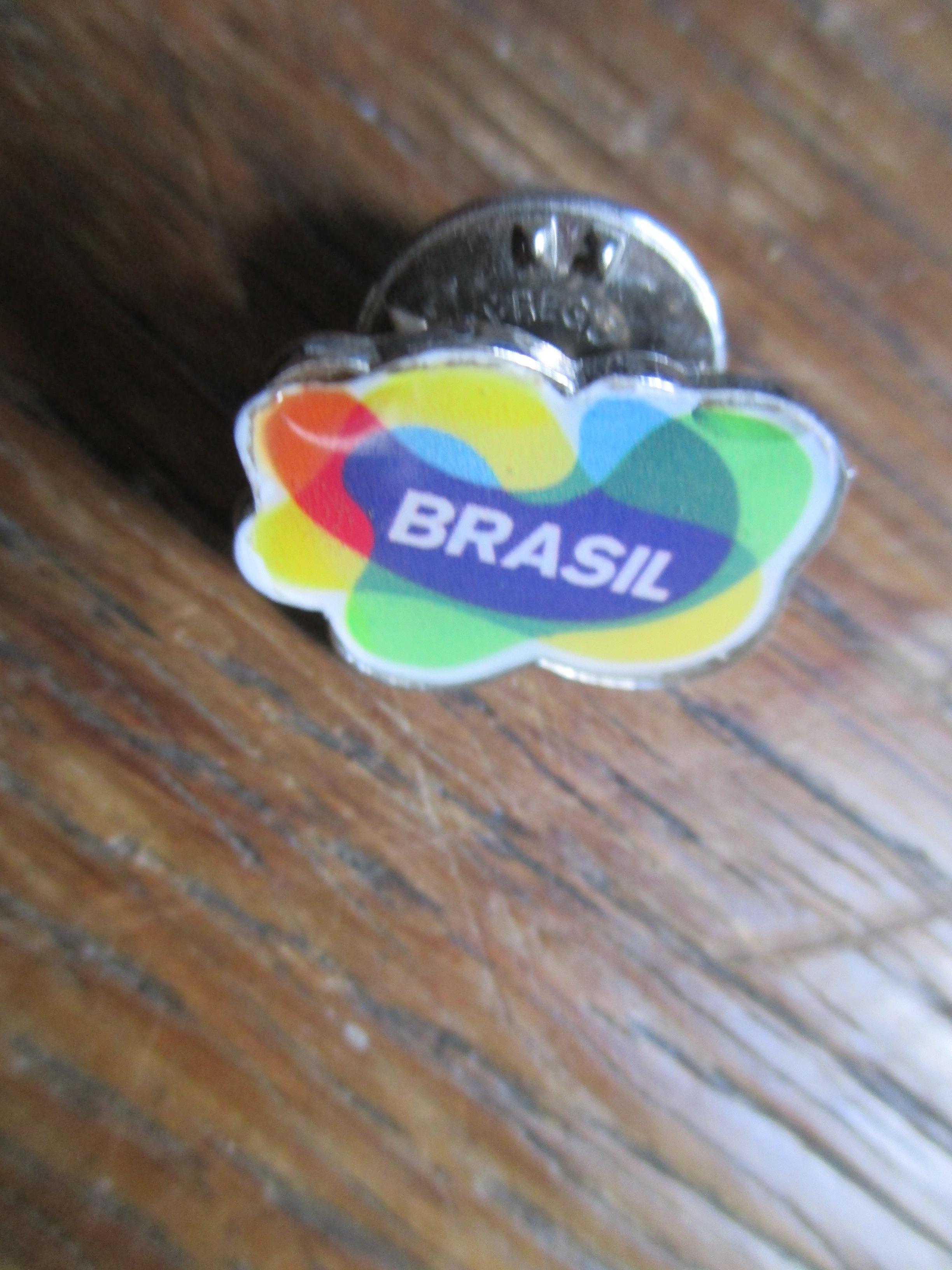 troc de troc 1 pins brazil coloré image 0