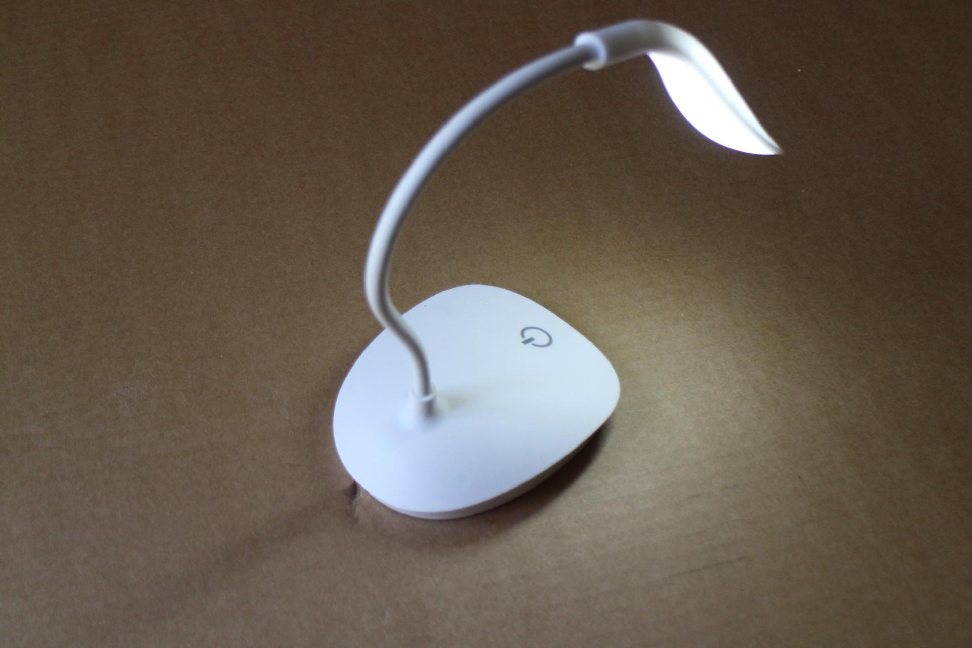 troc de troc lampe de bureau rechargeable. image 2