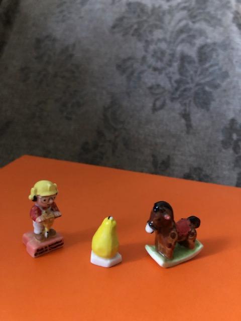 troc de troc (réservé) lot fèves bob le bricoleur, poire et cheval à bascule image 0