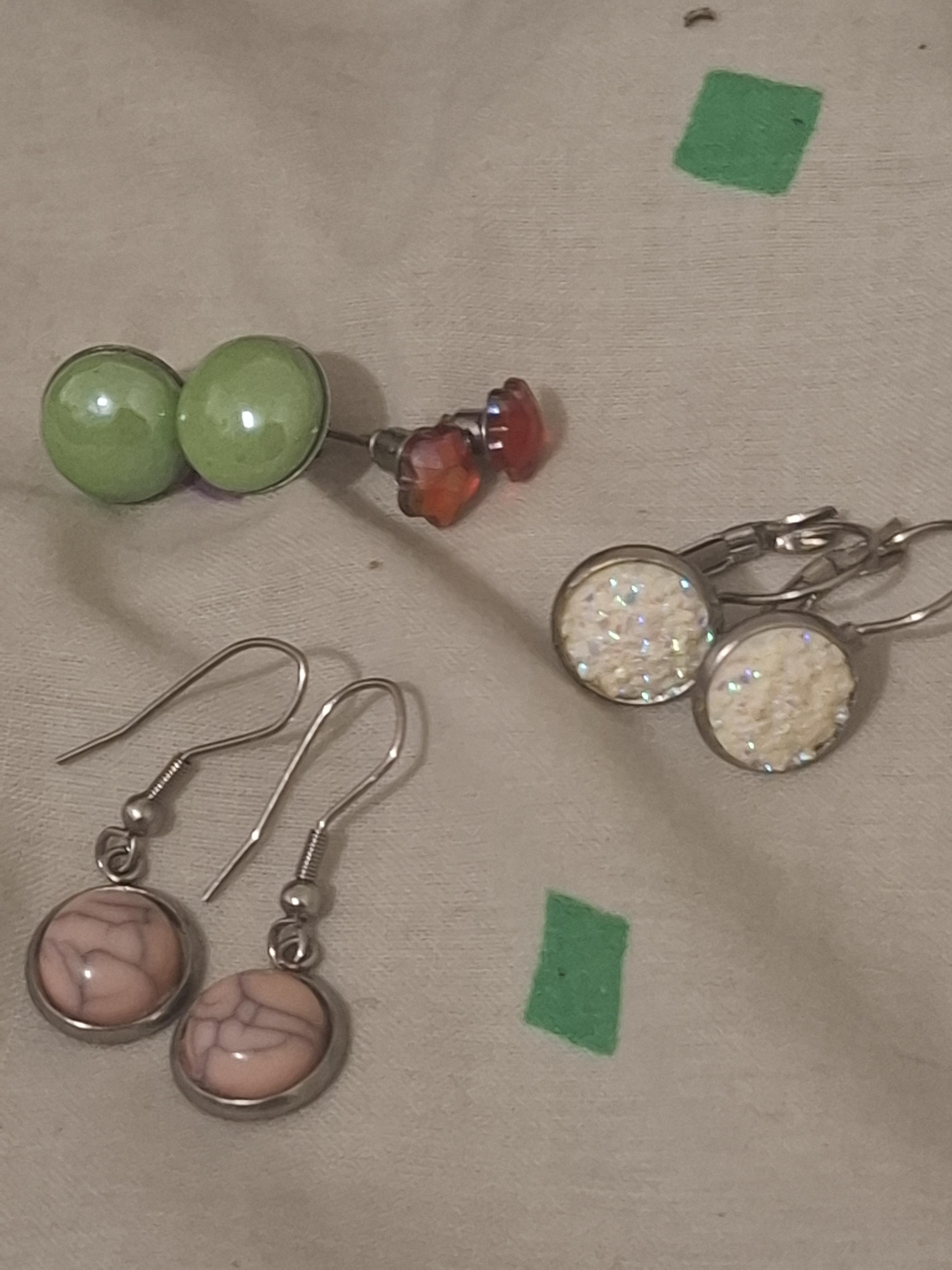 troc de troc lot 4 paires boucles d oreilles image 0