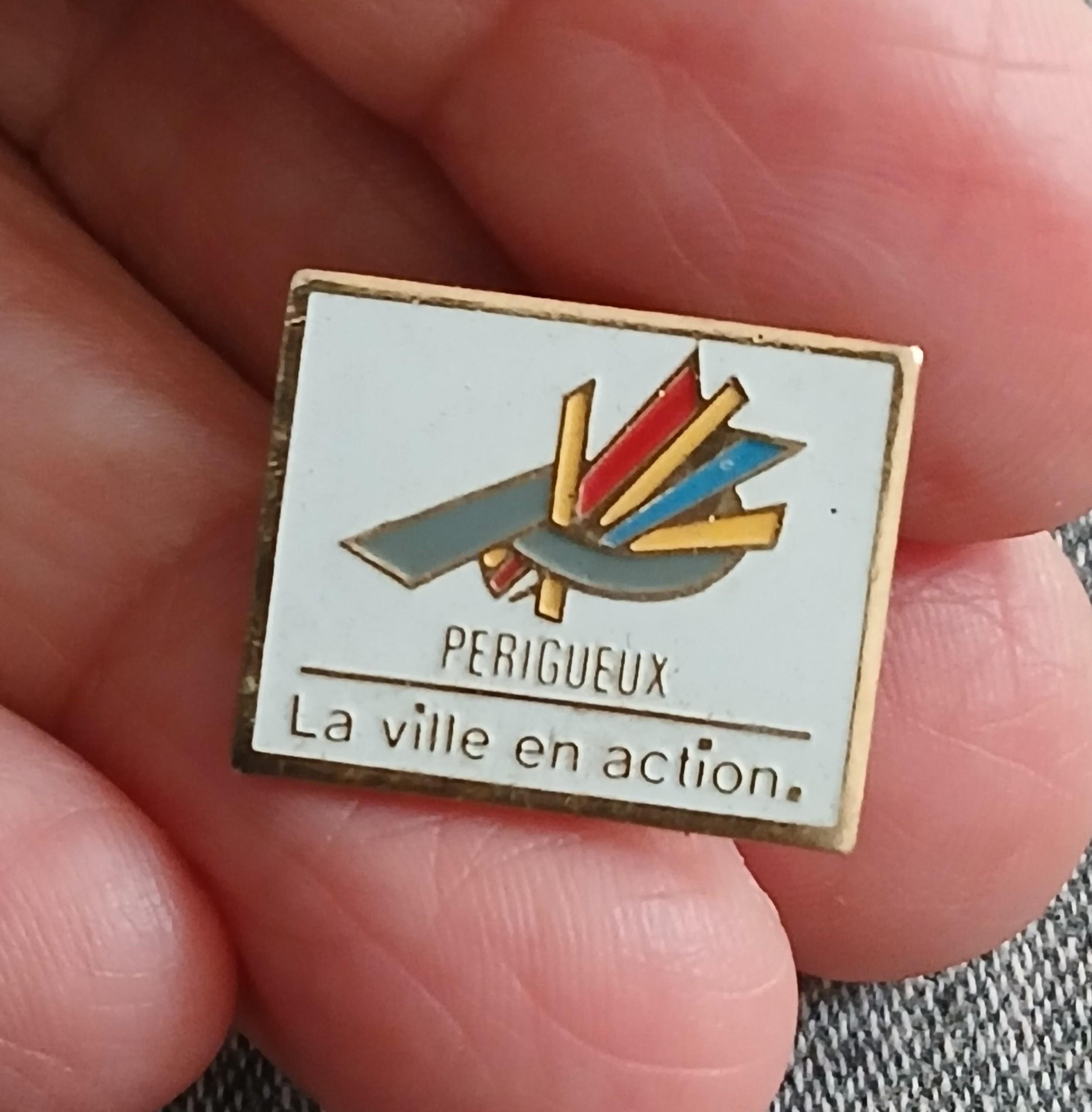 troc de troc reserver sophie un pins image 0