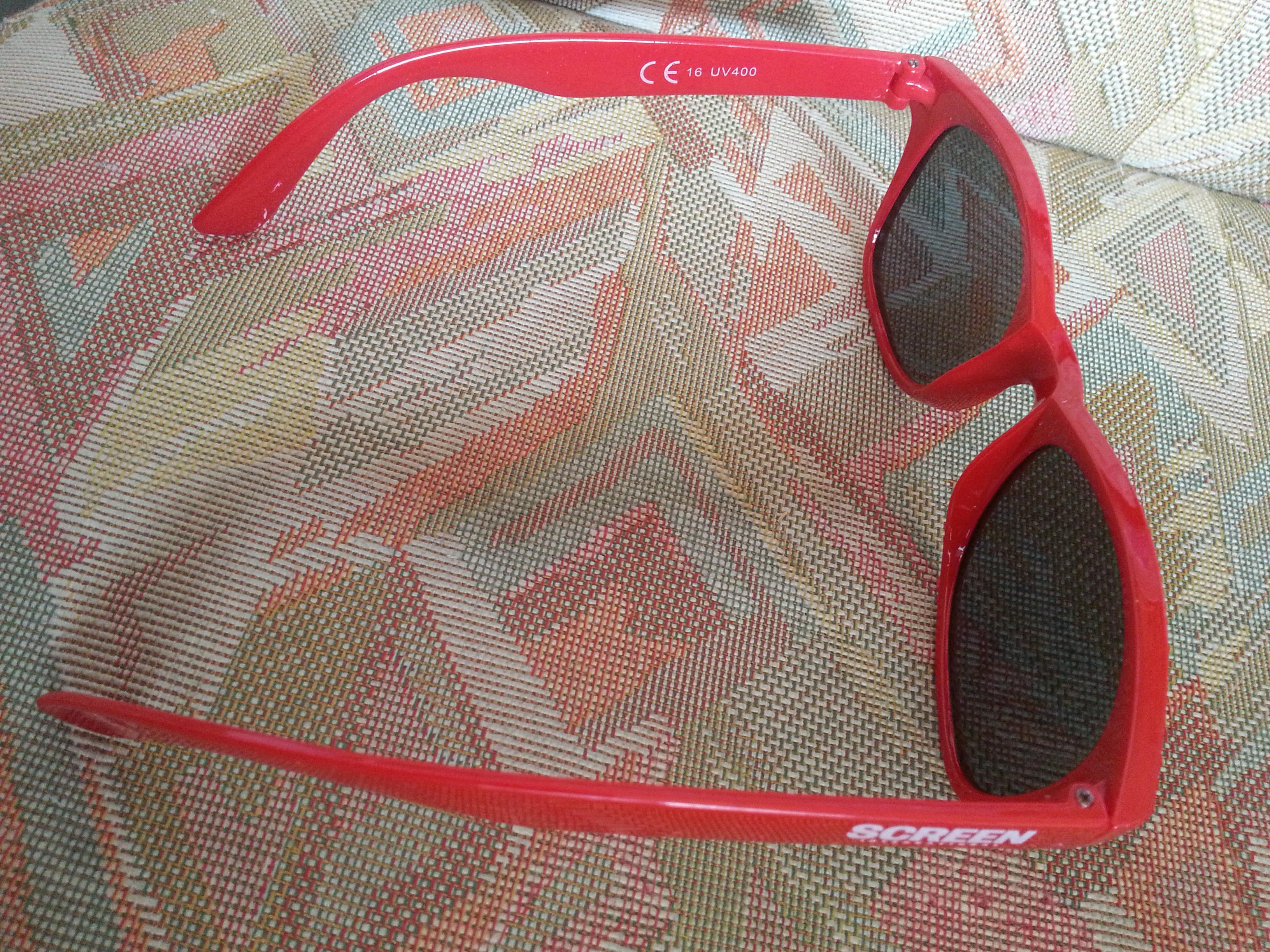 troc de troc lunettes de soleil rouge & noir neuves image 0