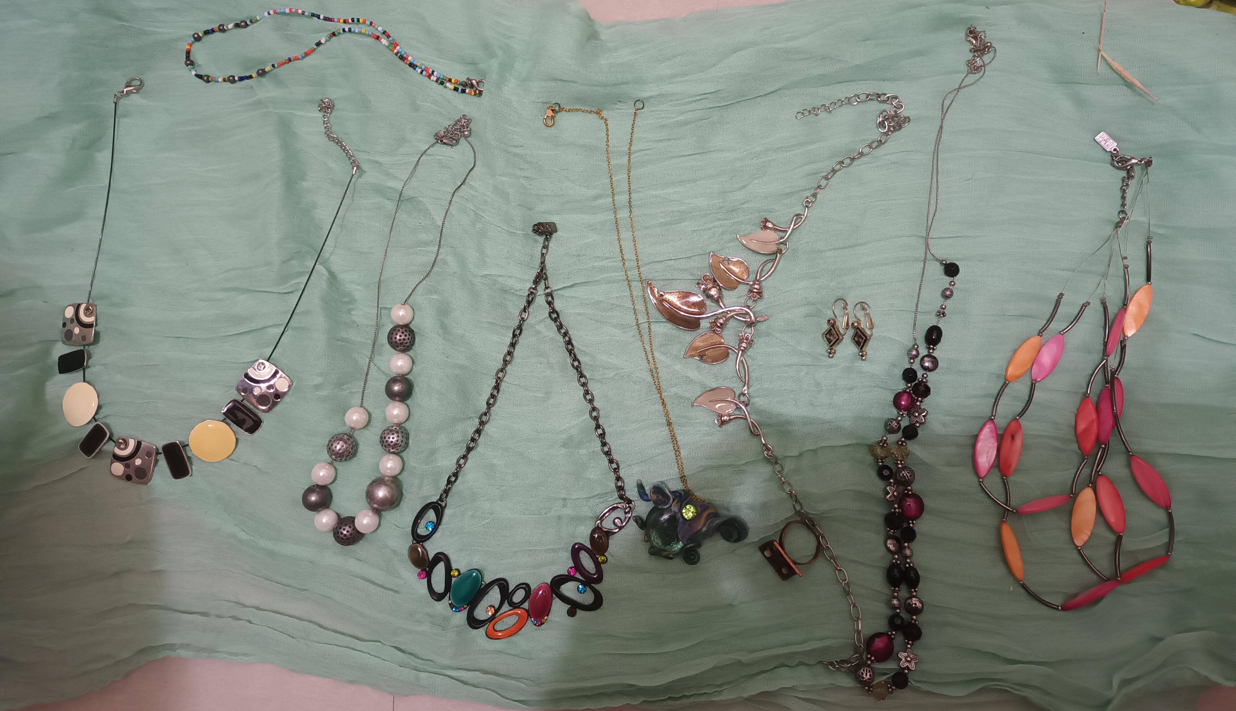 troc de troc bijoux fantaisie, certains jamais portés. image 0