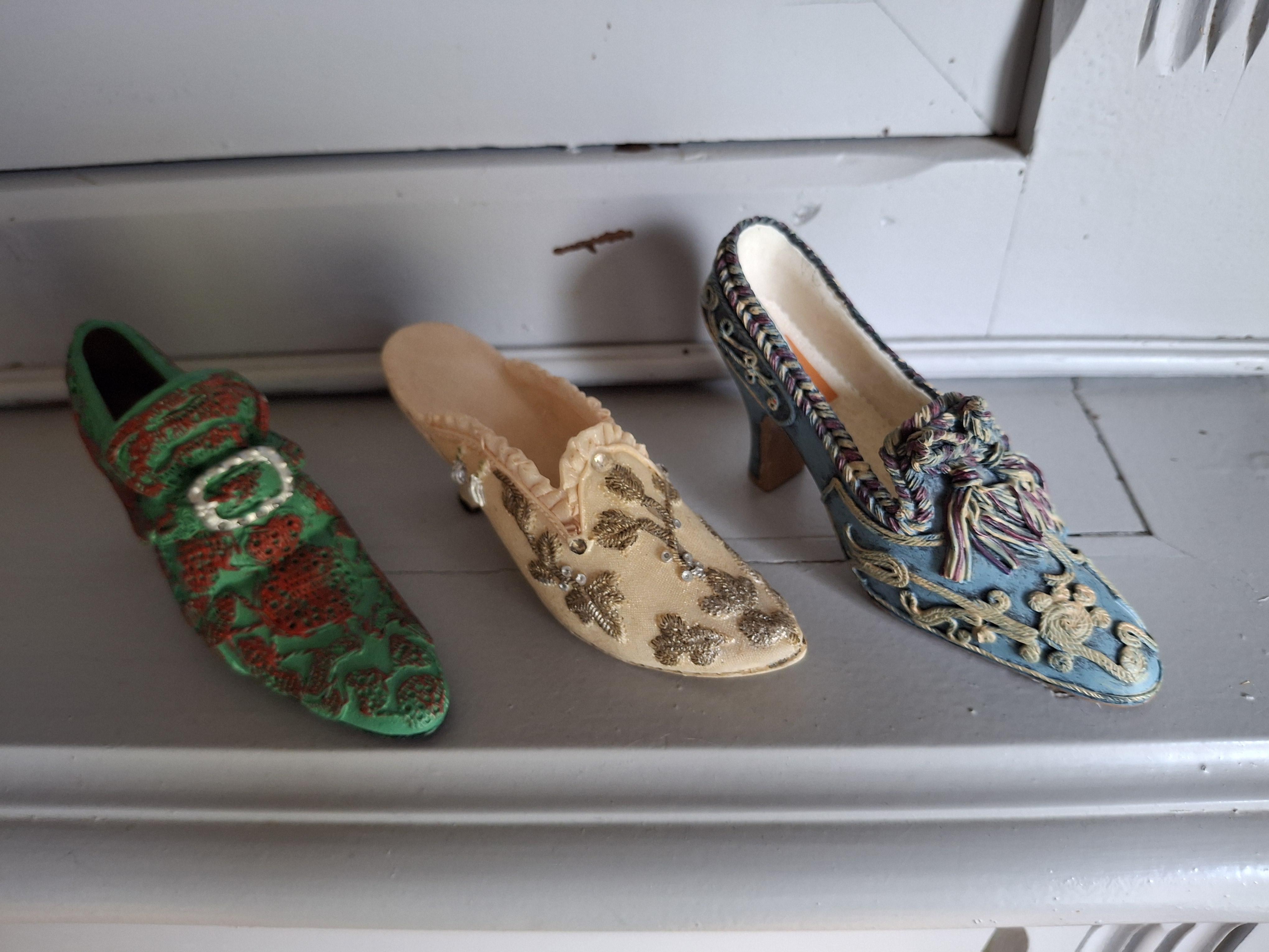 troc de troc petites chaussures décoratives image 0