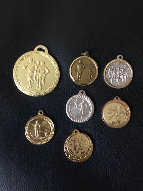 troc de troc (réservé) lot de 7 médailles marche à pied image 0