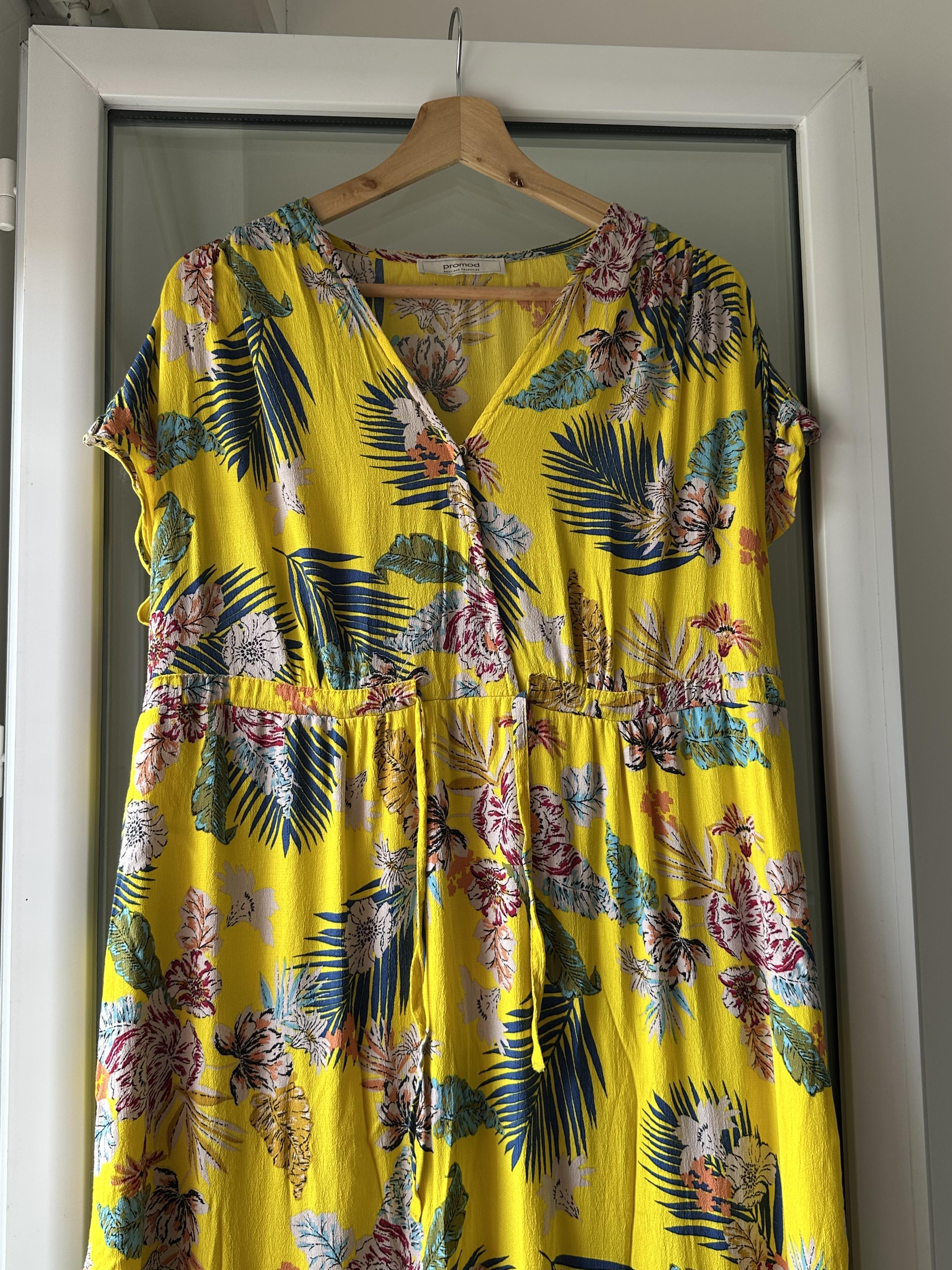 troc de troc robe longue jaune tropicale fleurie – fluide et légère image 1