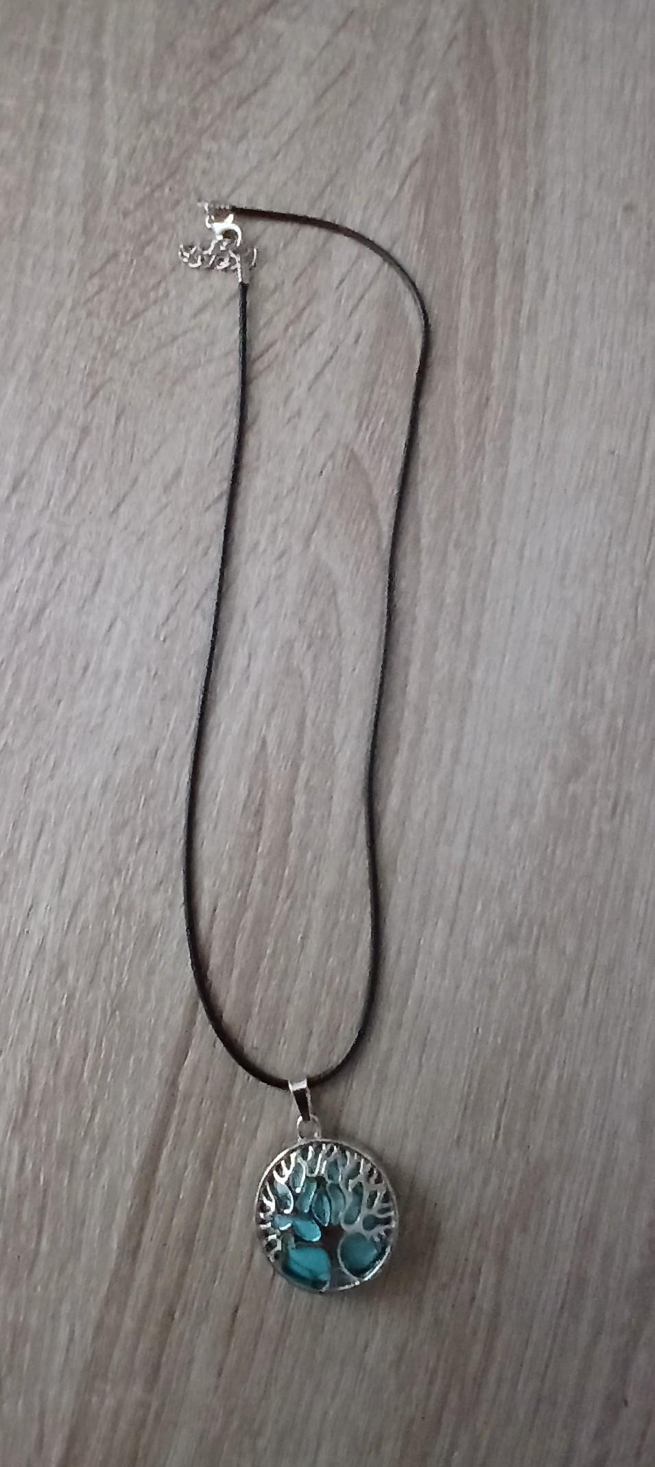 troc de troc reserver. collier femme " arbre de vie " image 0