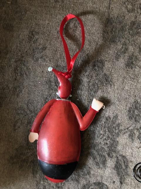 troc de troc 'réservé) père noël à suspendre en métal (14cm approx.) image 1