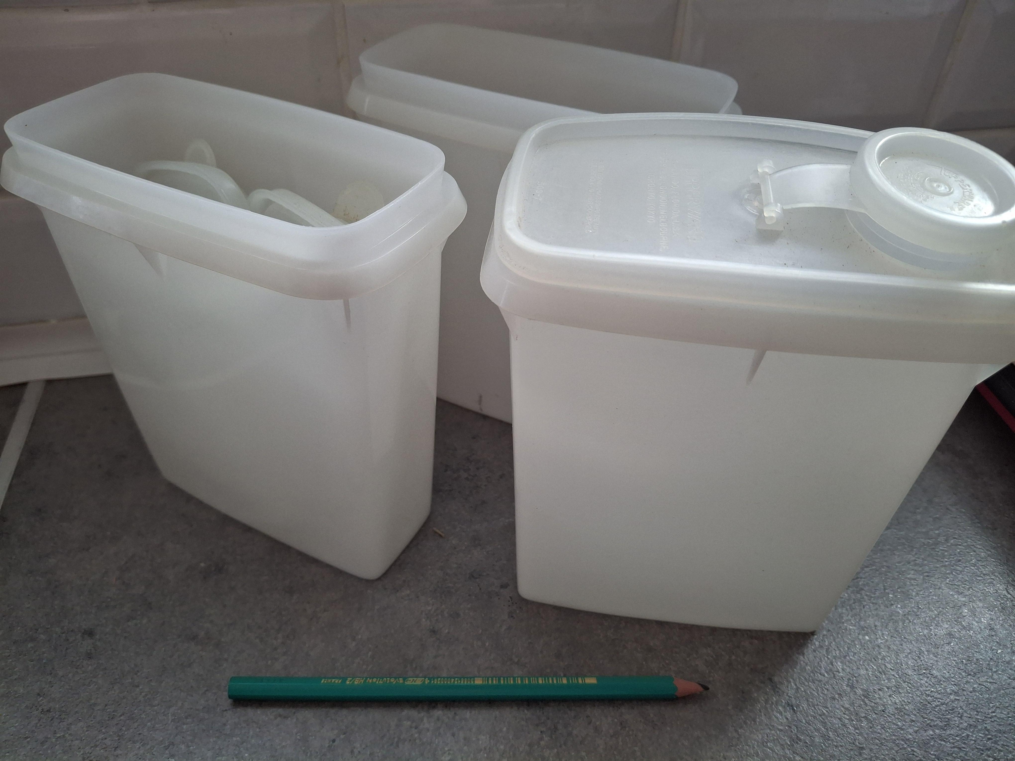 troc de troc tupperware boîtes verseuses image 0