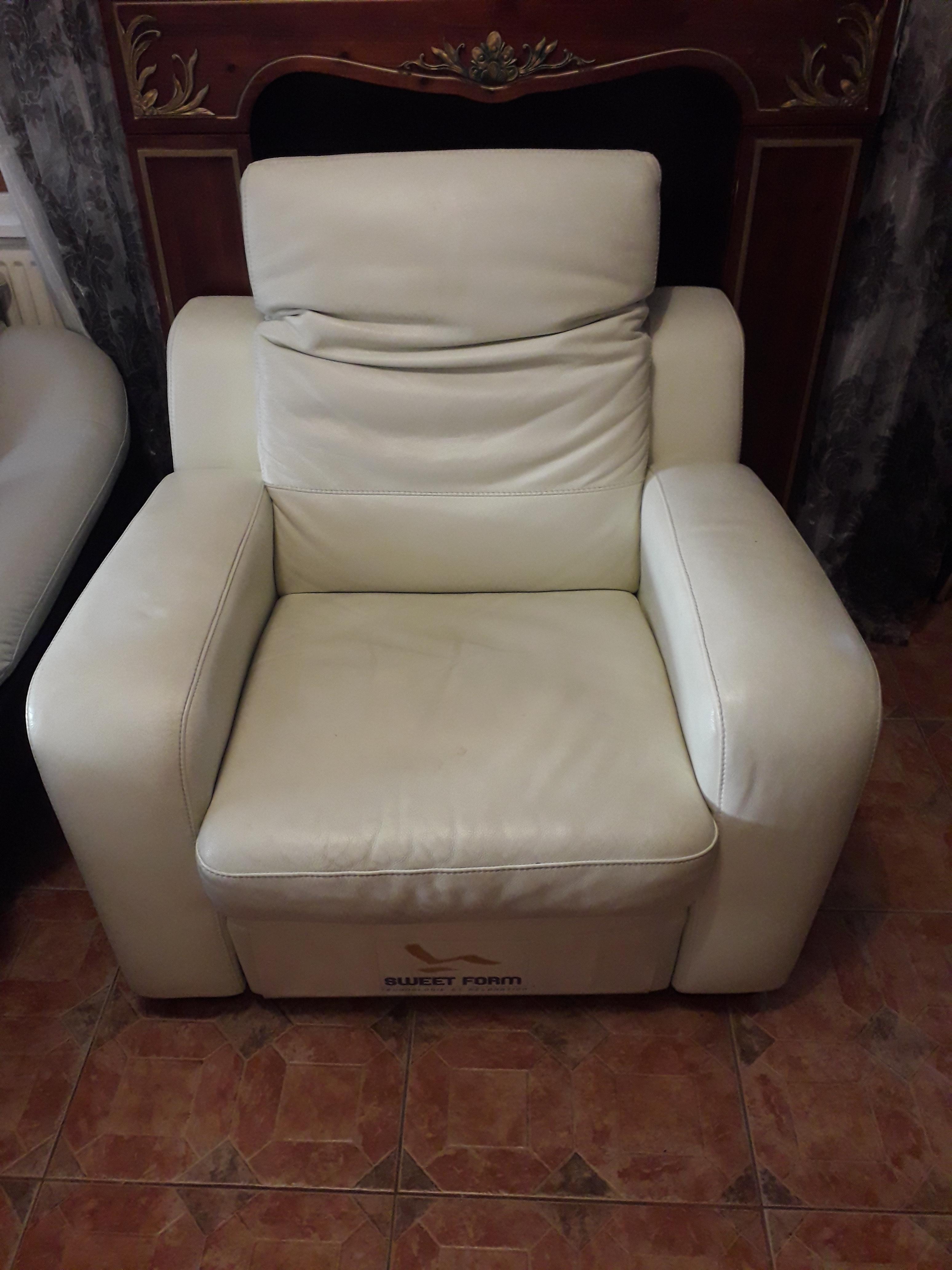 troc de troc fauteuil de relaxation en cuir blanc image 0