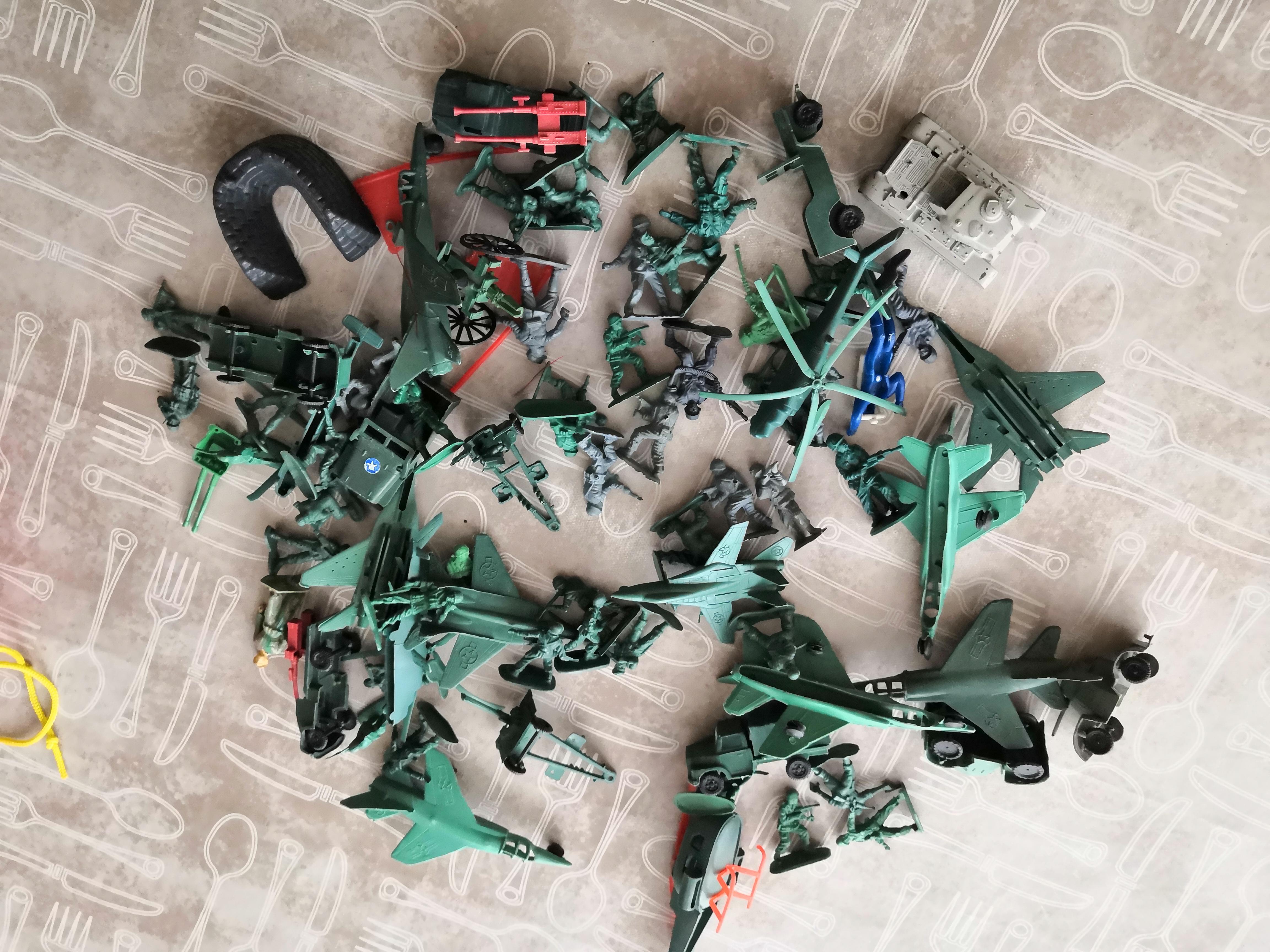 troc de troc lot de soldats, avions... image 0