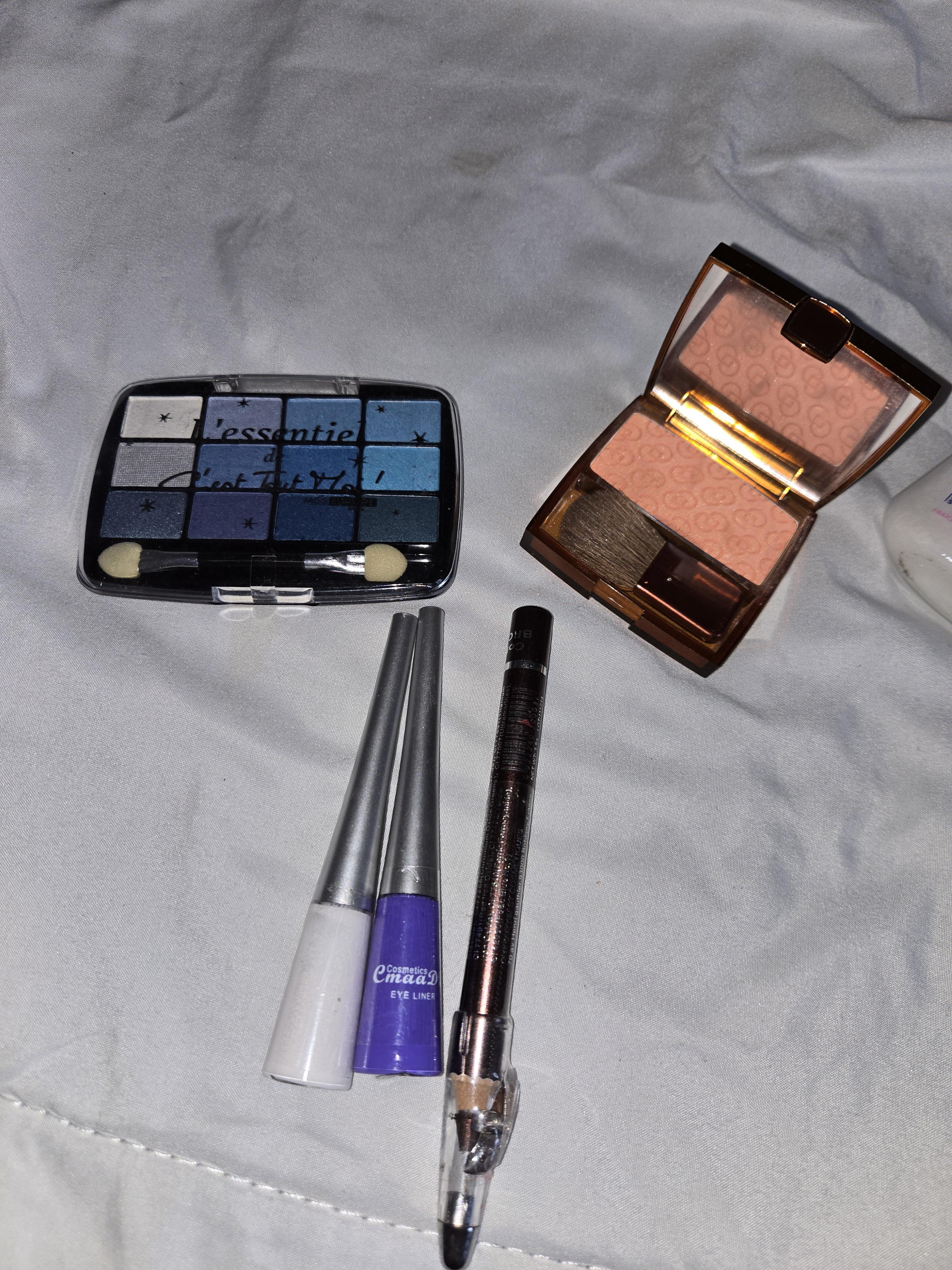 troc de troc reserve lot maquillage neuf image 0