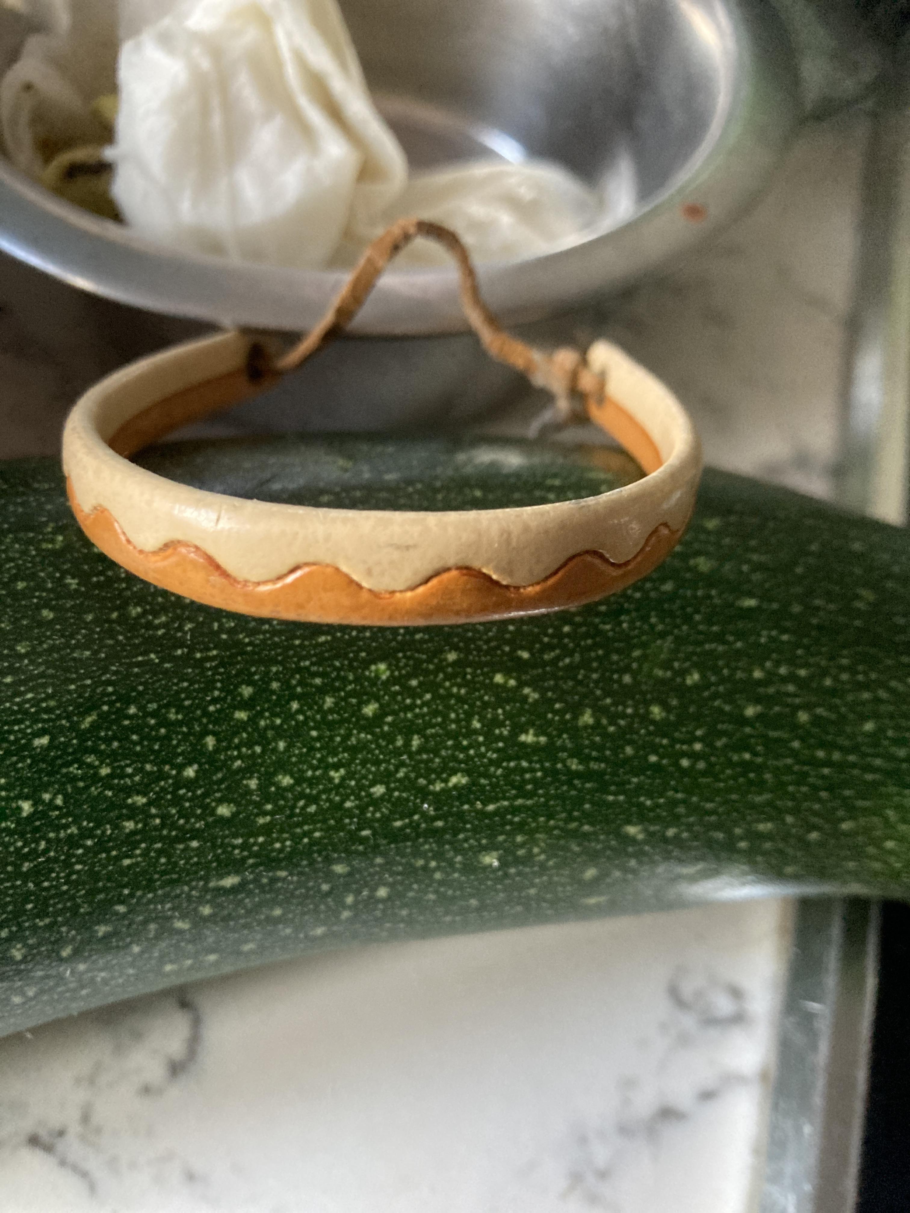 troc de troc bracelet en cuir enfant beige image 0