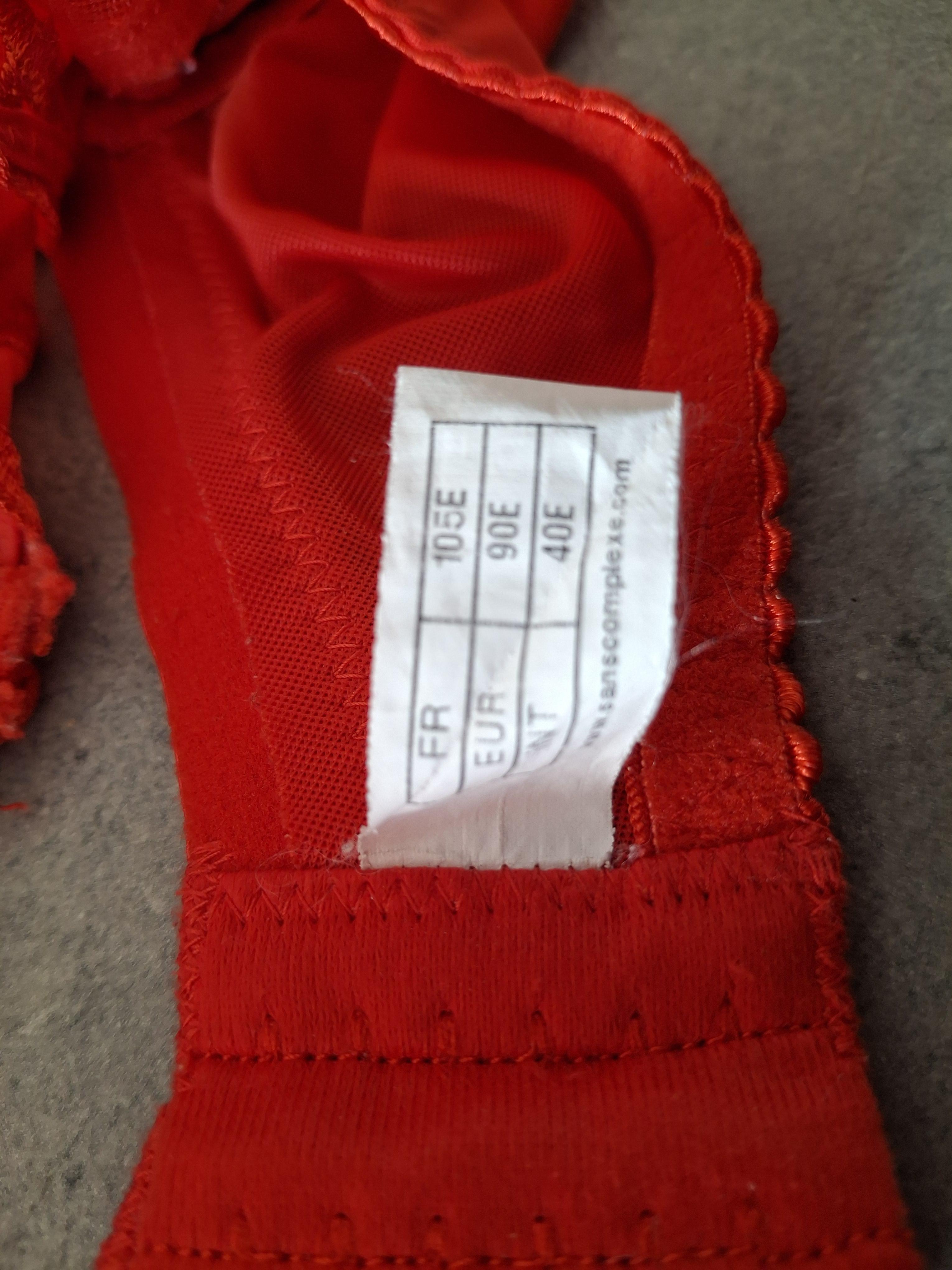 troc de troc soutien gorge rouge image 1