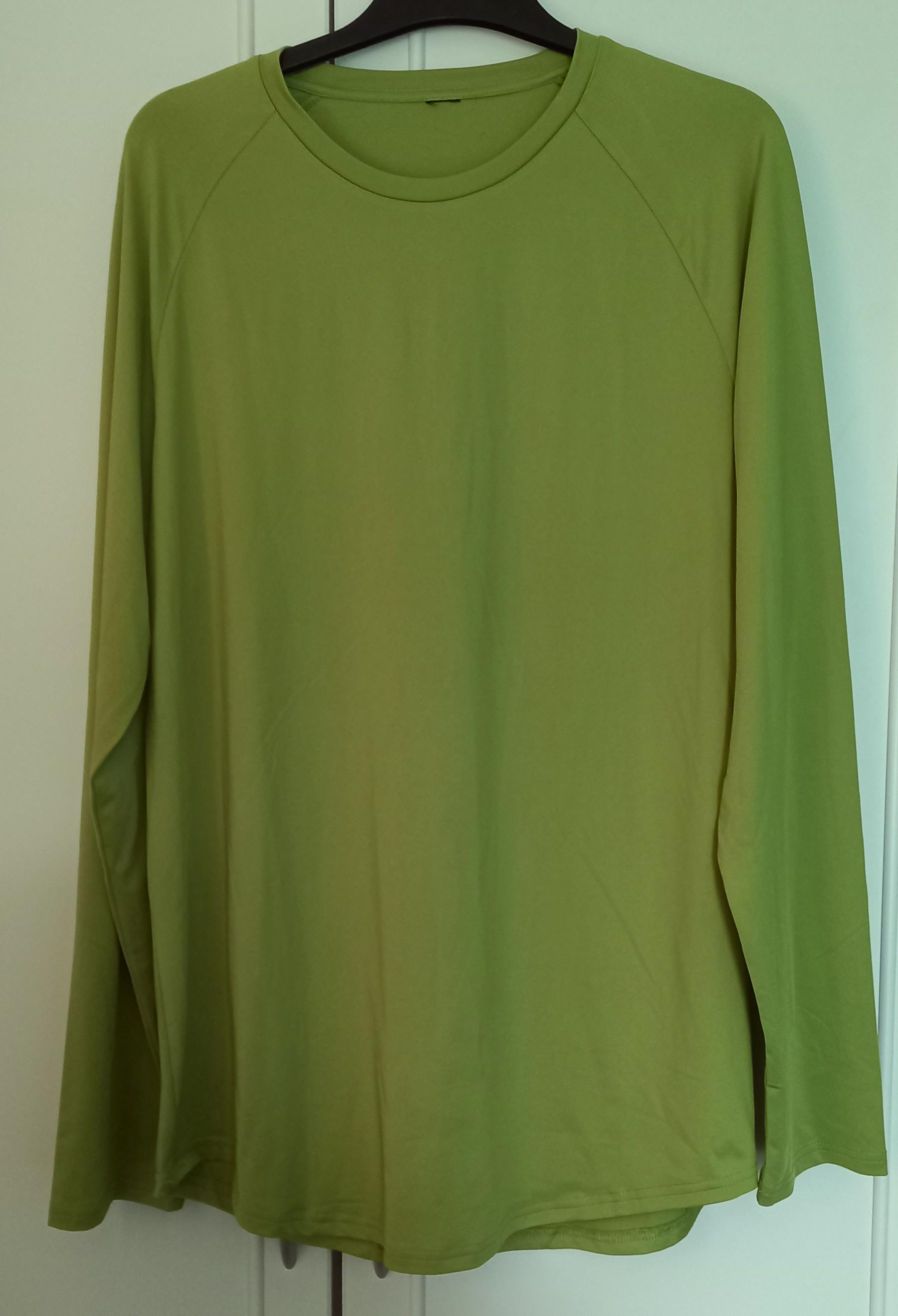 troc de troc t-shirt vert à manches longues. image 0
