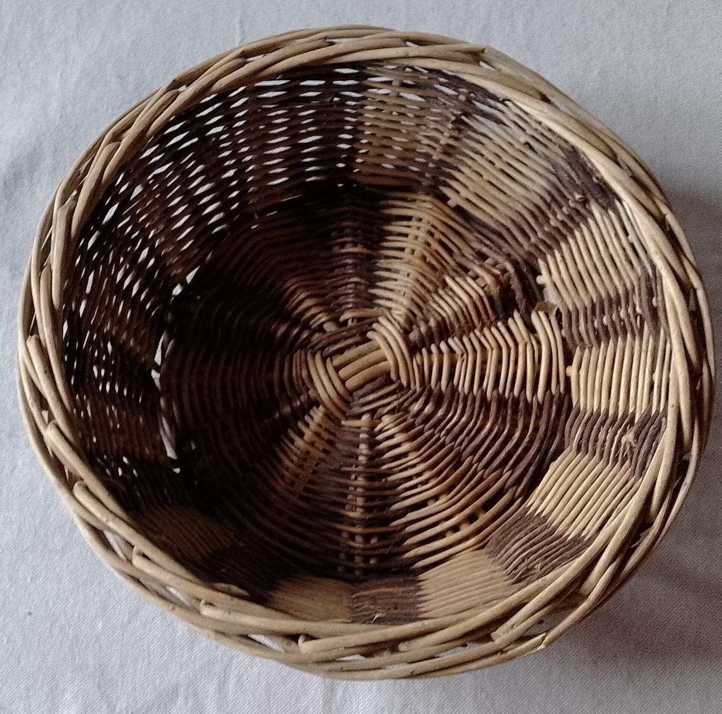troc de troc panier en osier, très bon état image 0