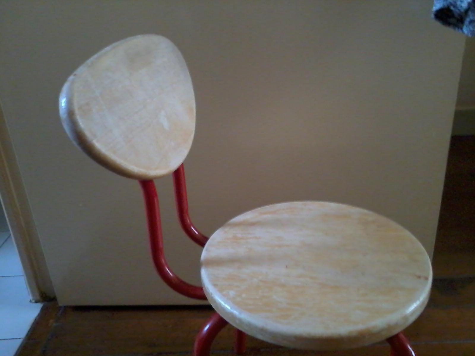 troc de troc donne petite chaise enfant.bon etat.. image 0