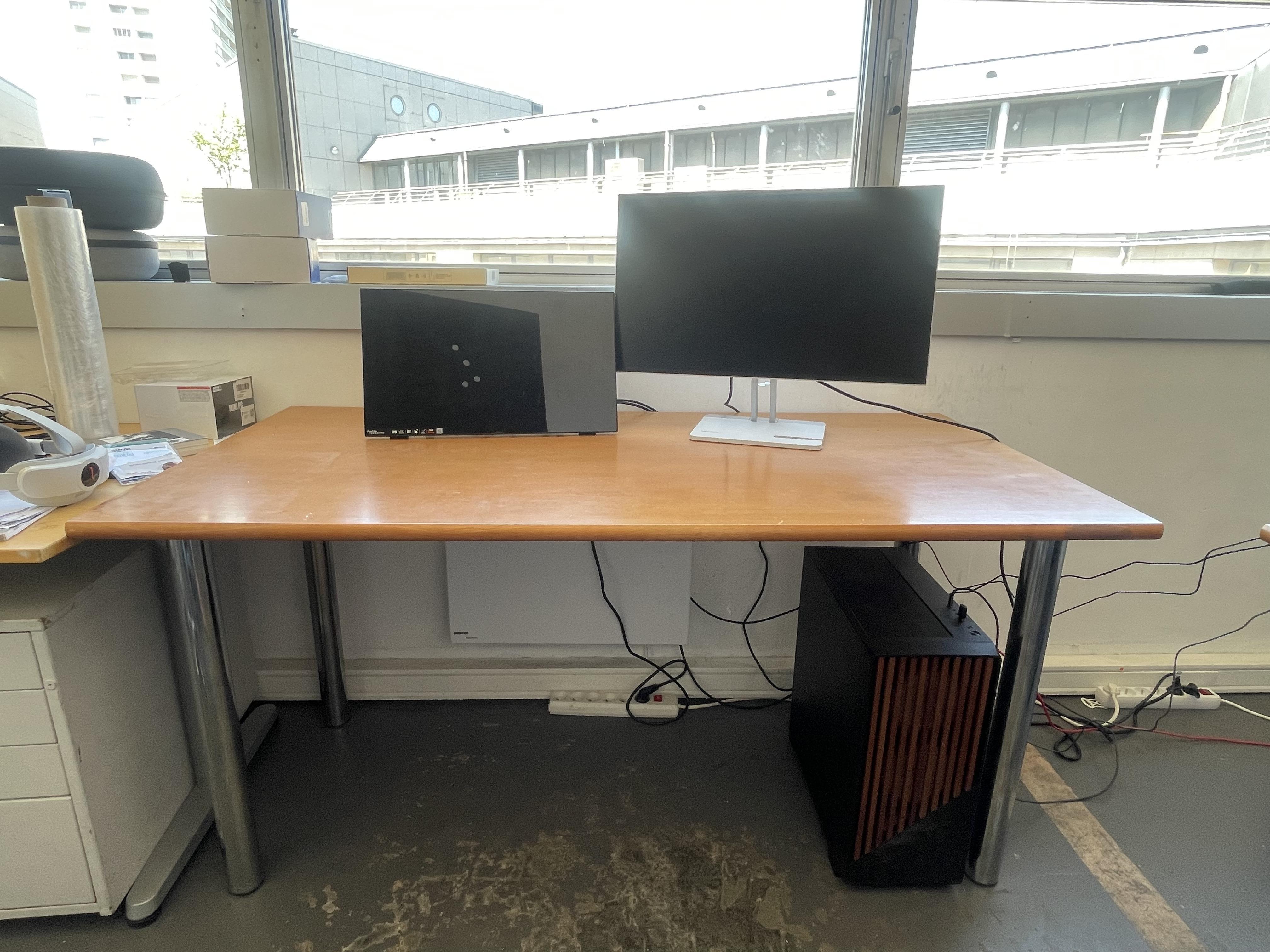 troc de troc bureau en bois image 0